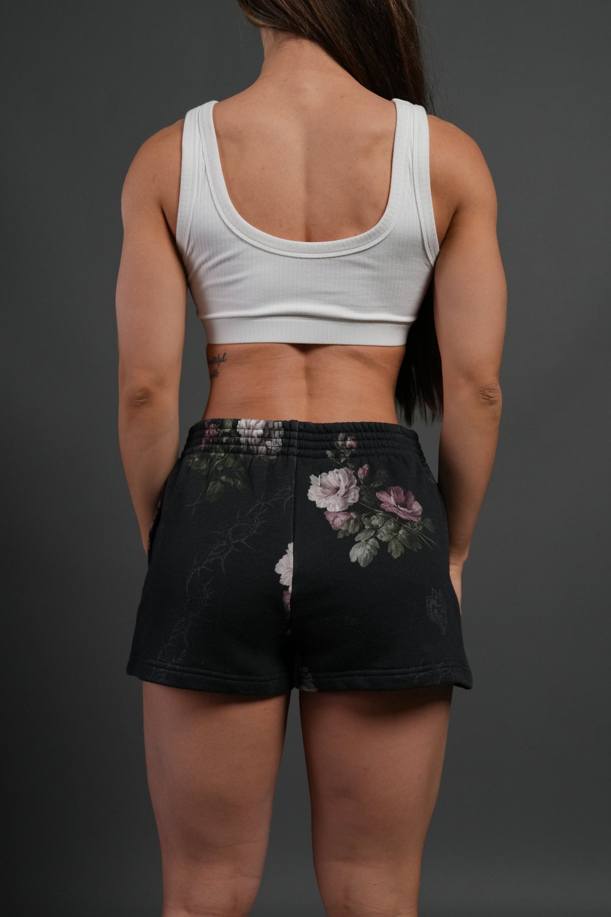 Rose Thorn Ellie Sweat Shorts in Black Rose Thorn - imagem 3