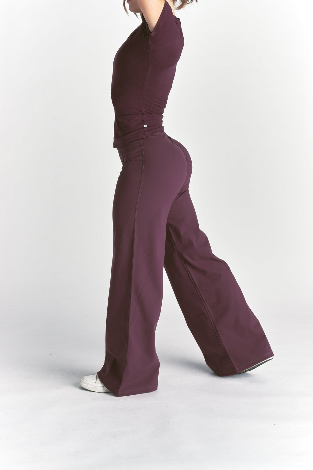 Wolf Wide Leg Energy Pants in Fig — imagem 7