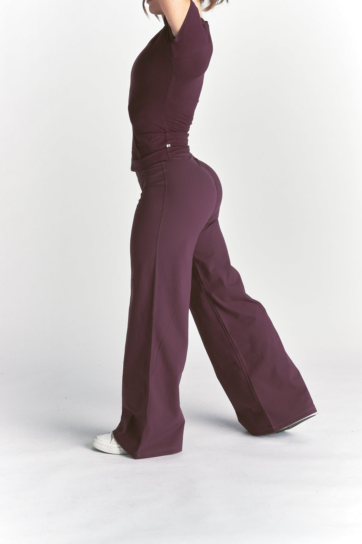 Wolf Wide Leg Energy Pants in Fig — imagem 7