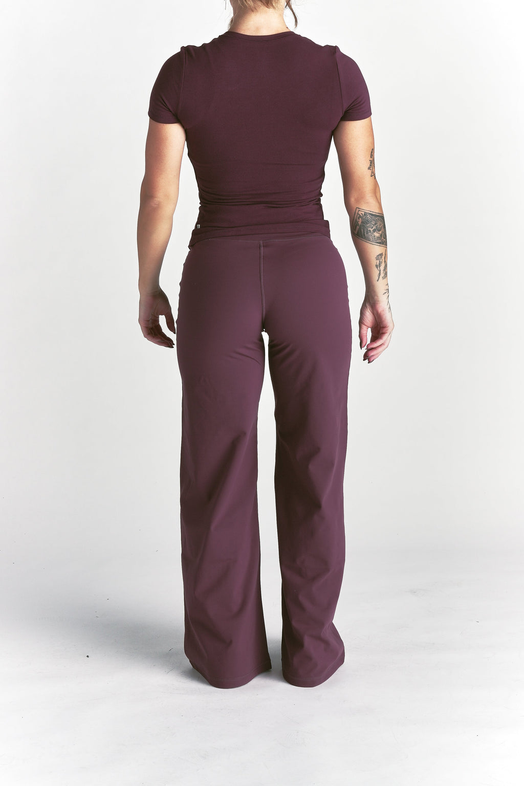 Wolf Wide Leg Energy Pants in Fig — imagem 8