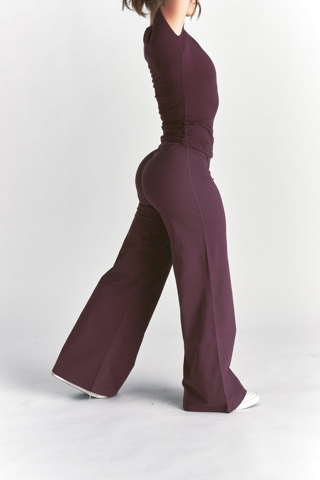 Wolf Wide Leg Energy Pants in Fig — imagem 10