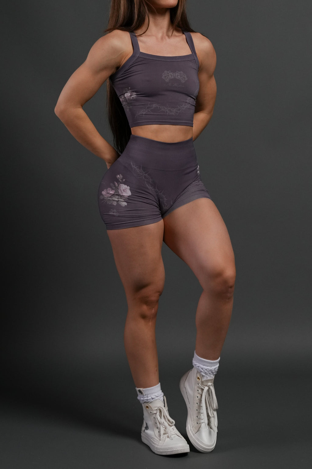 Rose Thorn "Hannah" Soft Seamless Tank in Cherry Wine Rose Thorn — imagem 3