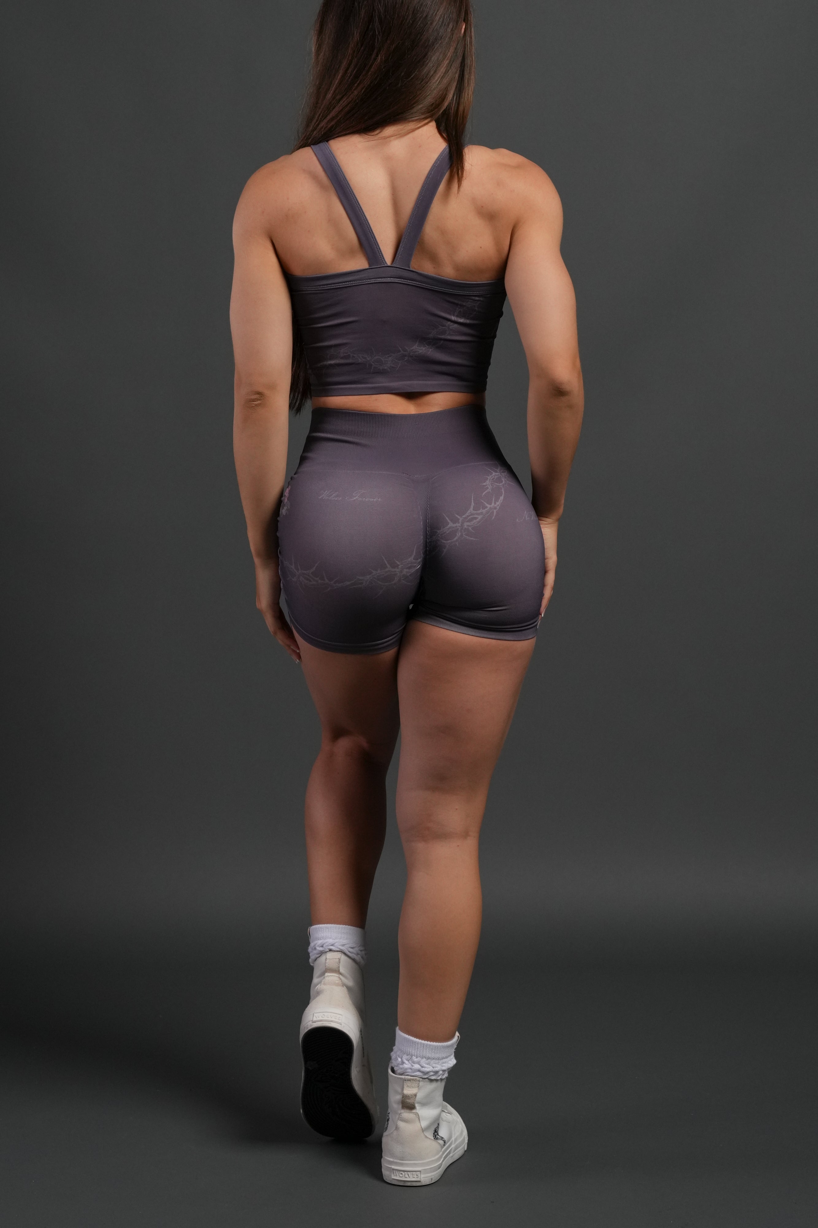 Rose Thorn "Hannah" Soft Seamless Tank in Cherry Wine Rose Thorn — imagem 4