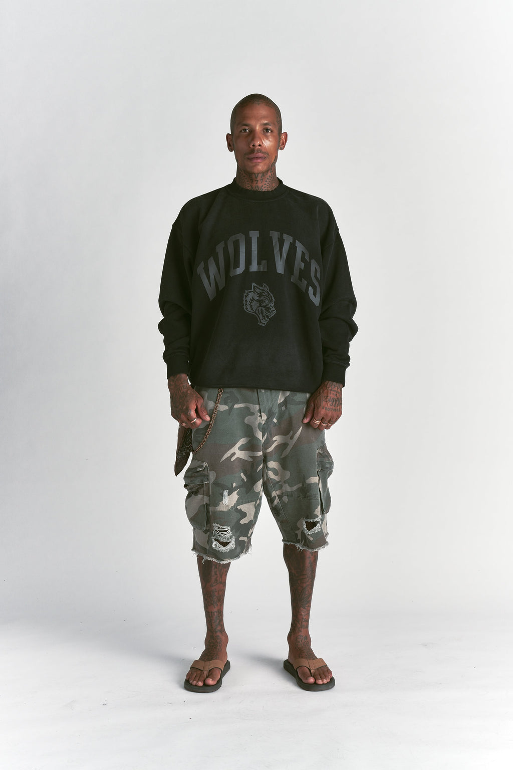 Loyalty London Crewneck in Black Sun Fade/Black — imagem 2