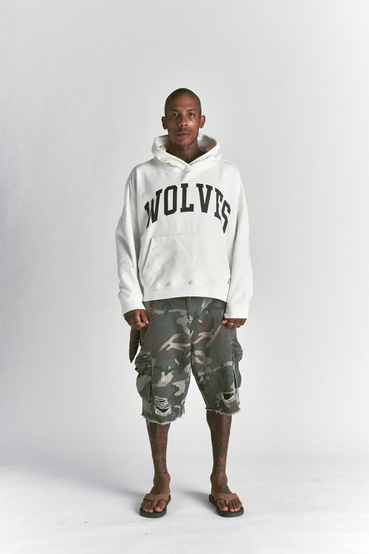Only Loyalty Grunge "Gage" Box Cut Hoodie in Cream — imagem 3