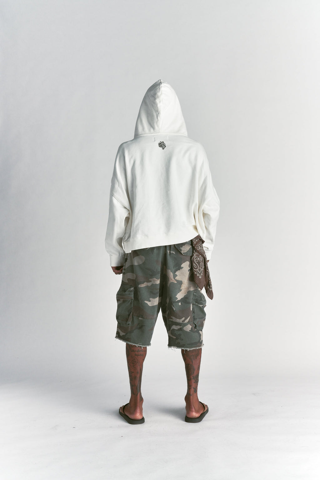 Only Loyalty Grunge "Gage" Box Cut Hoodie in Cream — imagem 5
