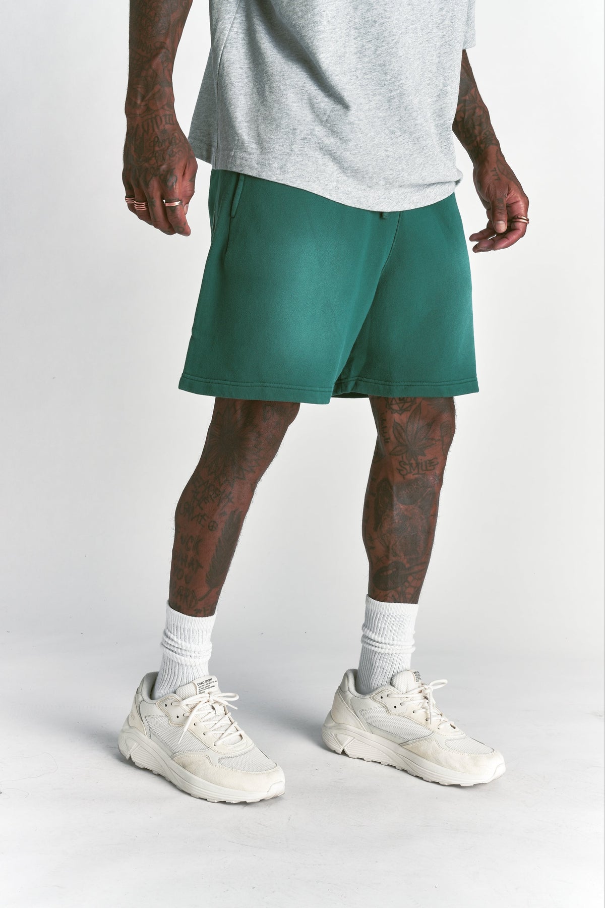 Just Wolves Oversized Post Lounge Sweat Shorts Sierra Pine Sun Fade — imagem 4