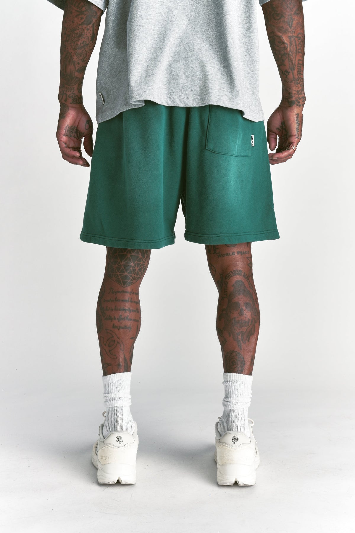 Just Wolves Oversized Post Lounge Sweat Shorts Sierra Pine Sun Fade — imagem 3