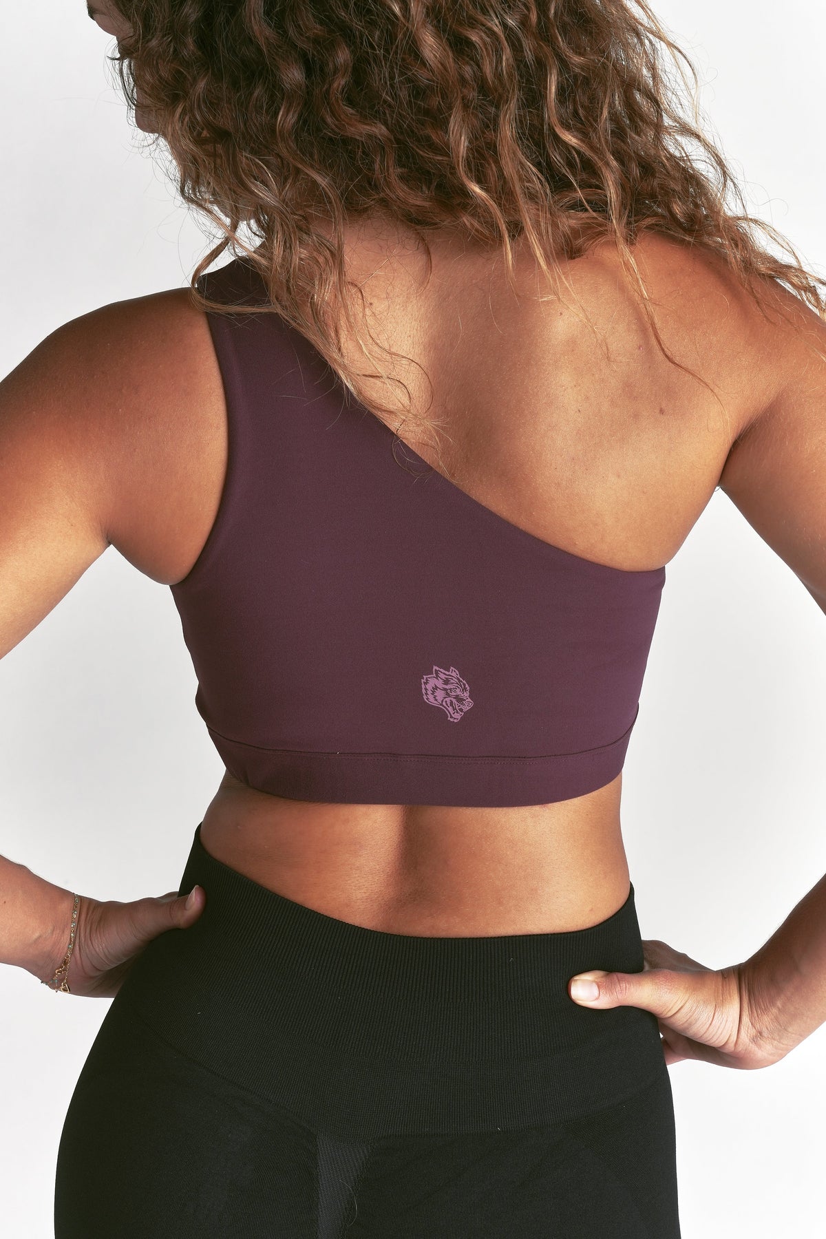 Wolf One Shoulder Bra in Fig — imagem 6