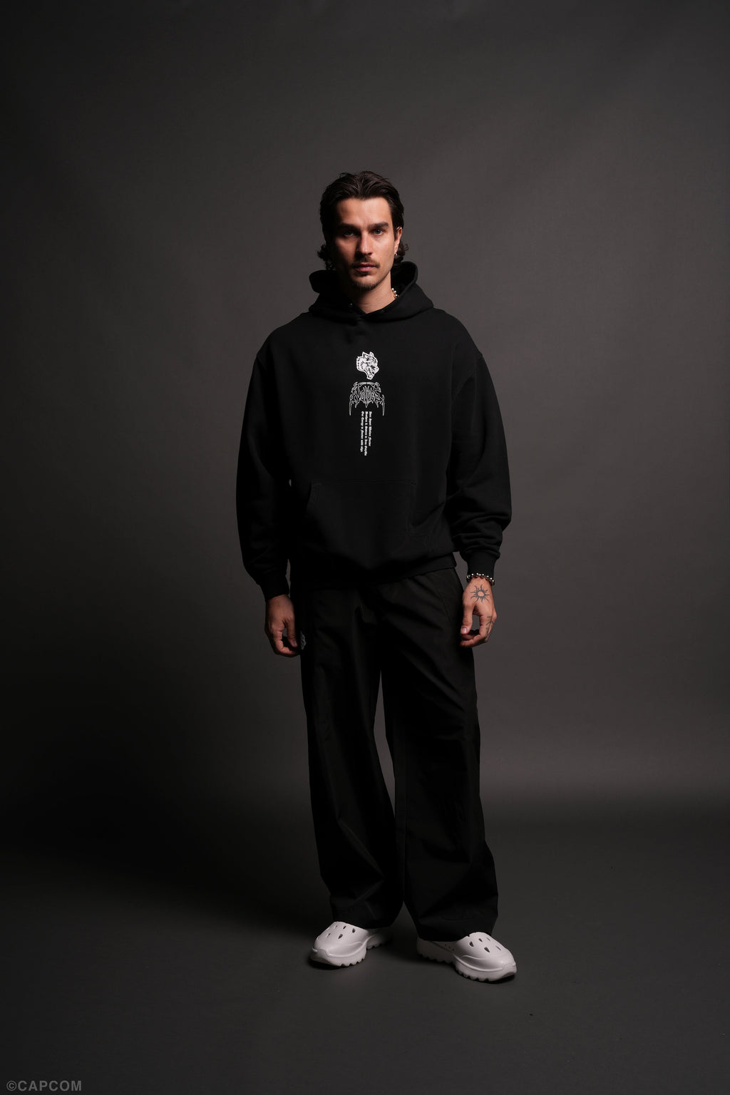Akuma Forever "Pierce" Hoodie in Black - imagem 4