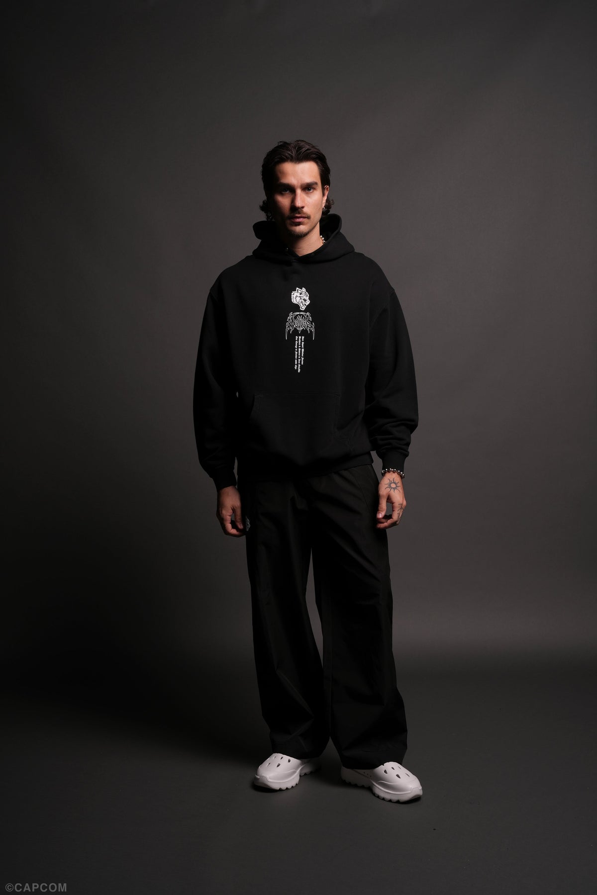 Akuma Forever "Pierce" Hoodie in Black - imagem 4