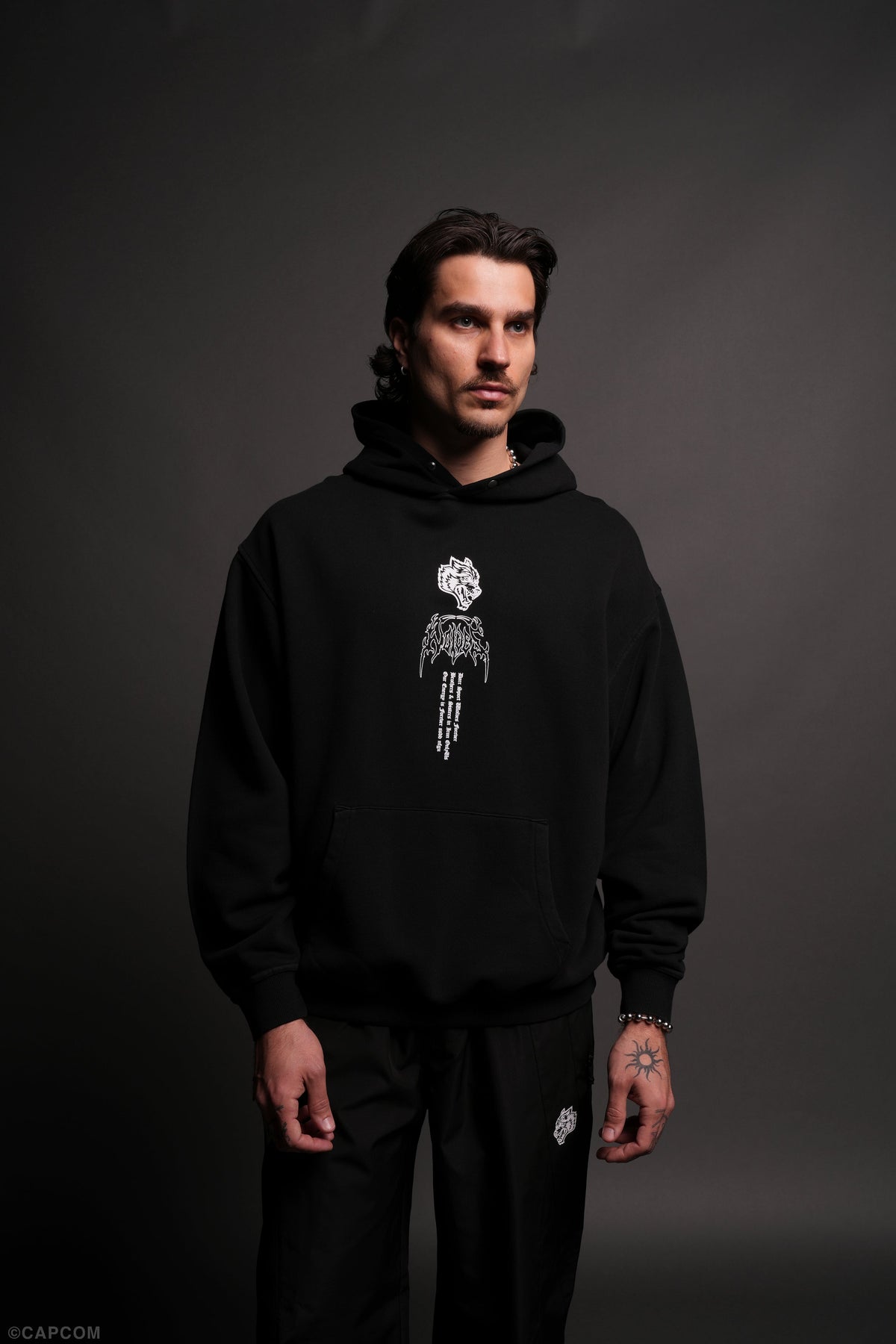 Akuma Forever "Pierce" Hoodie in Black - imagem 2