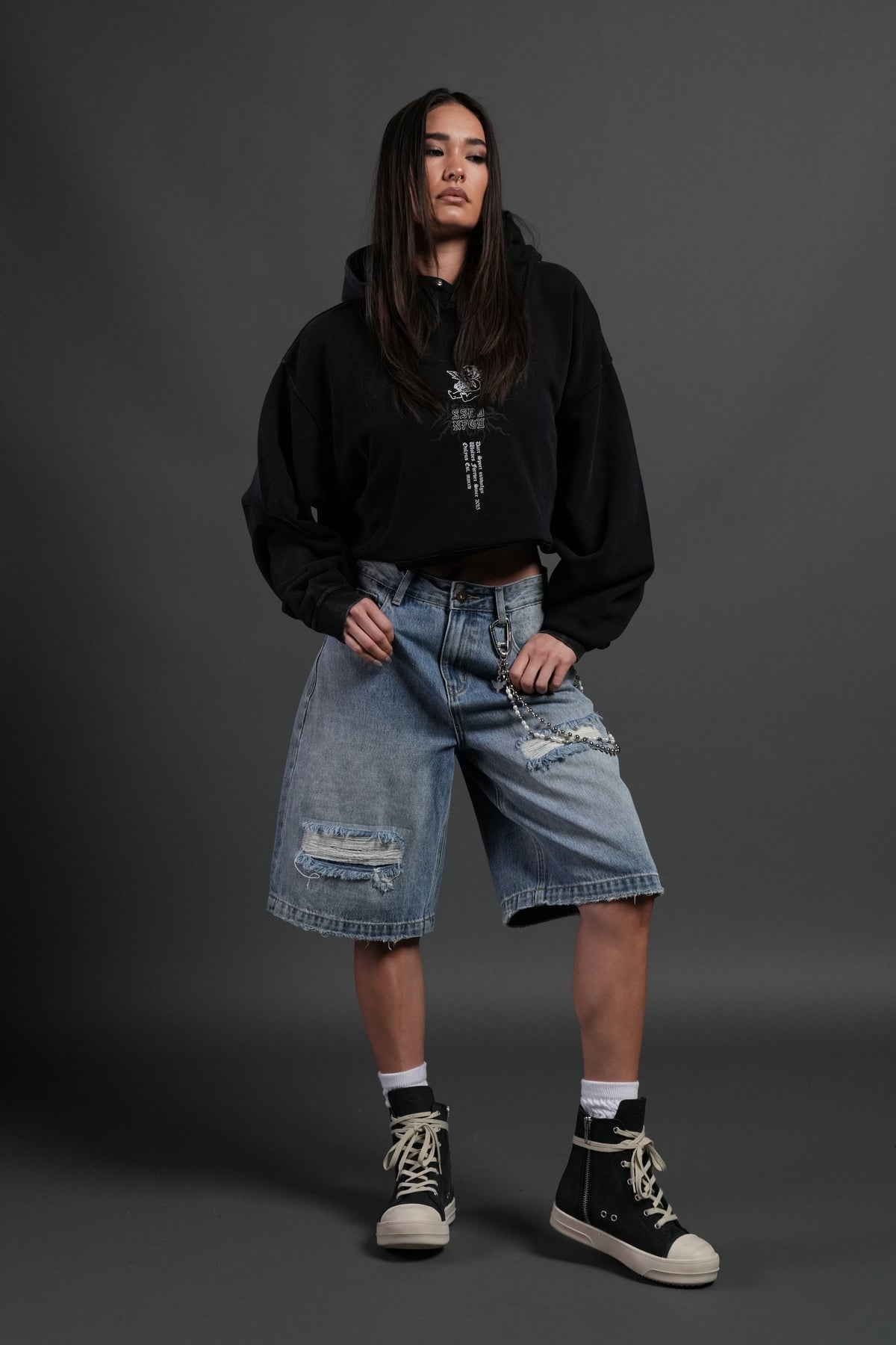 No Weapon Hesh Pierce Hoodie in Black - imagem 5