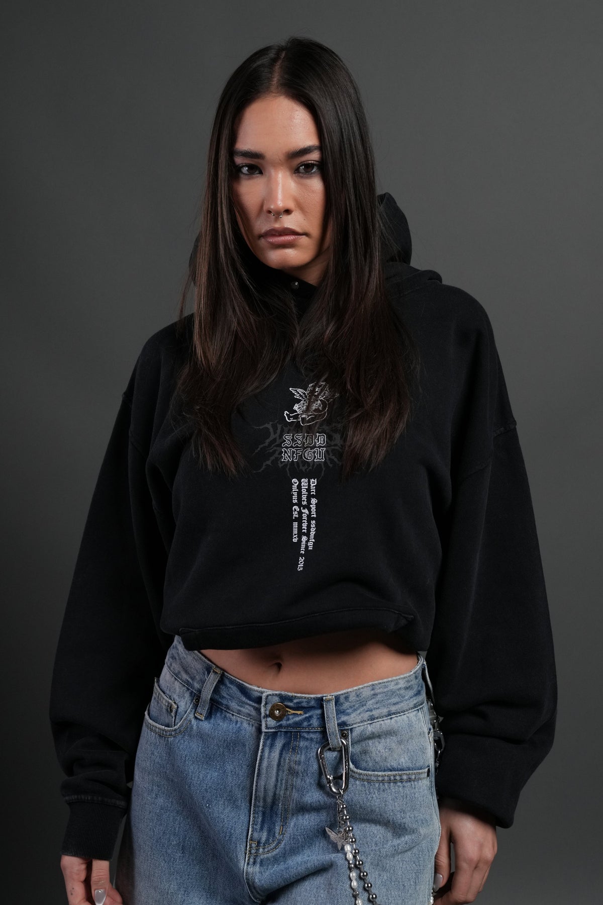 No Weapon Hesh Pierce Hoodie in Black - imagem 2