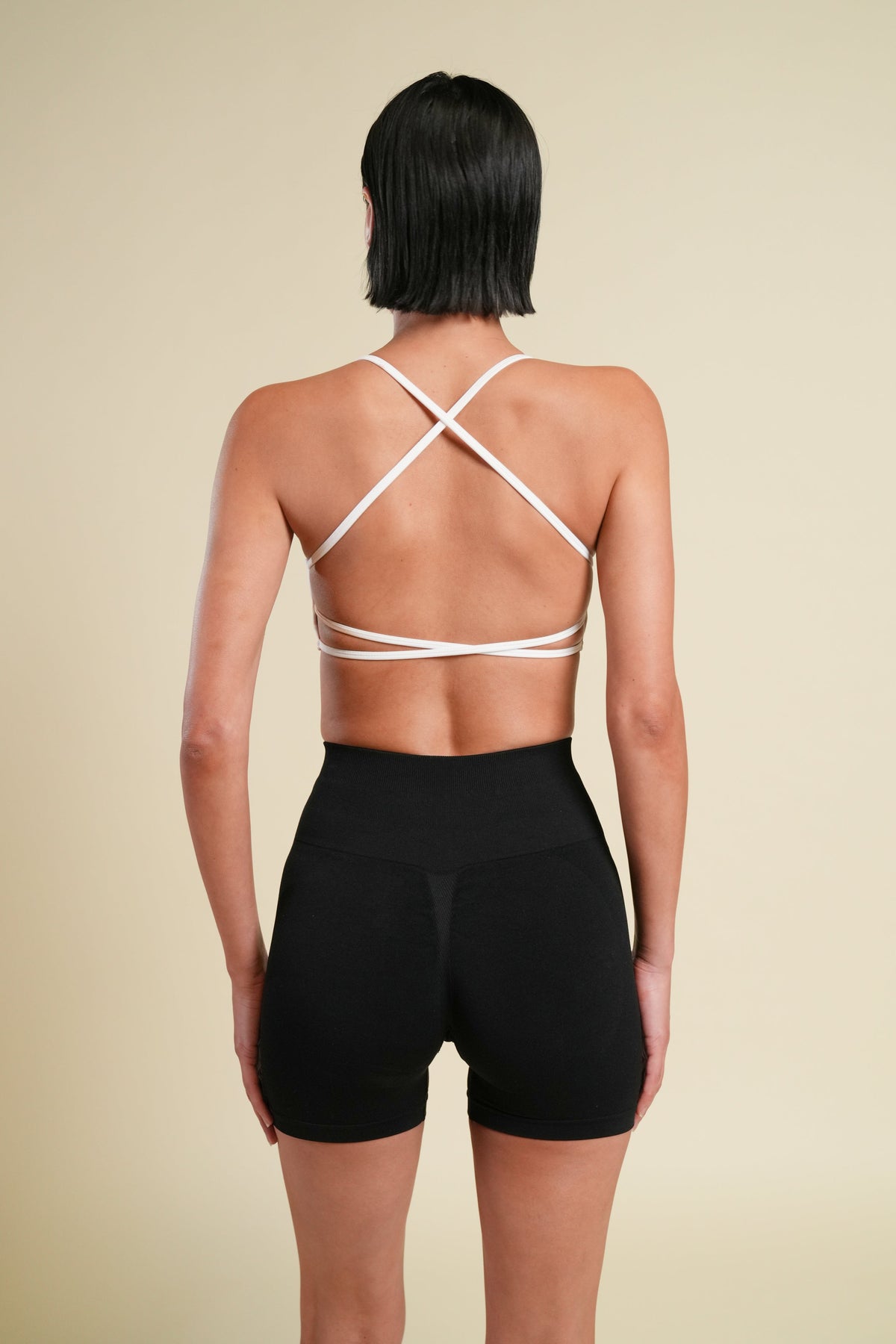 Wolf "Stella" Soft Seamless Shorts in Black — imagem 2