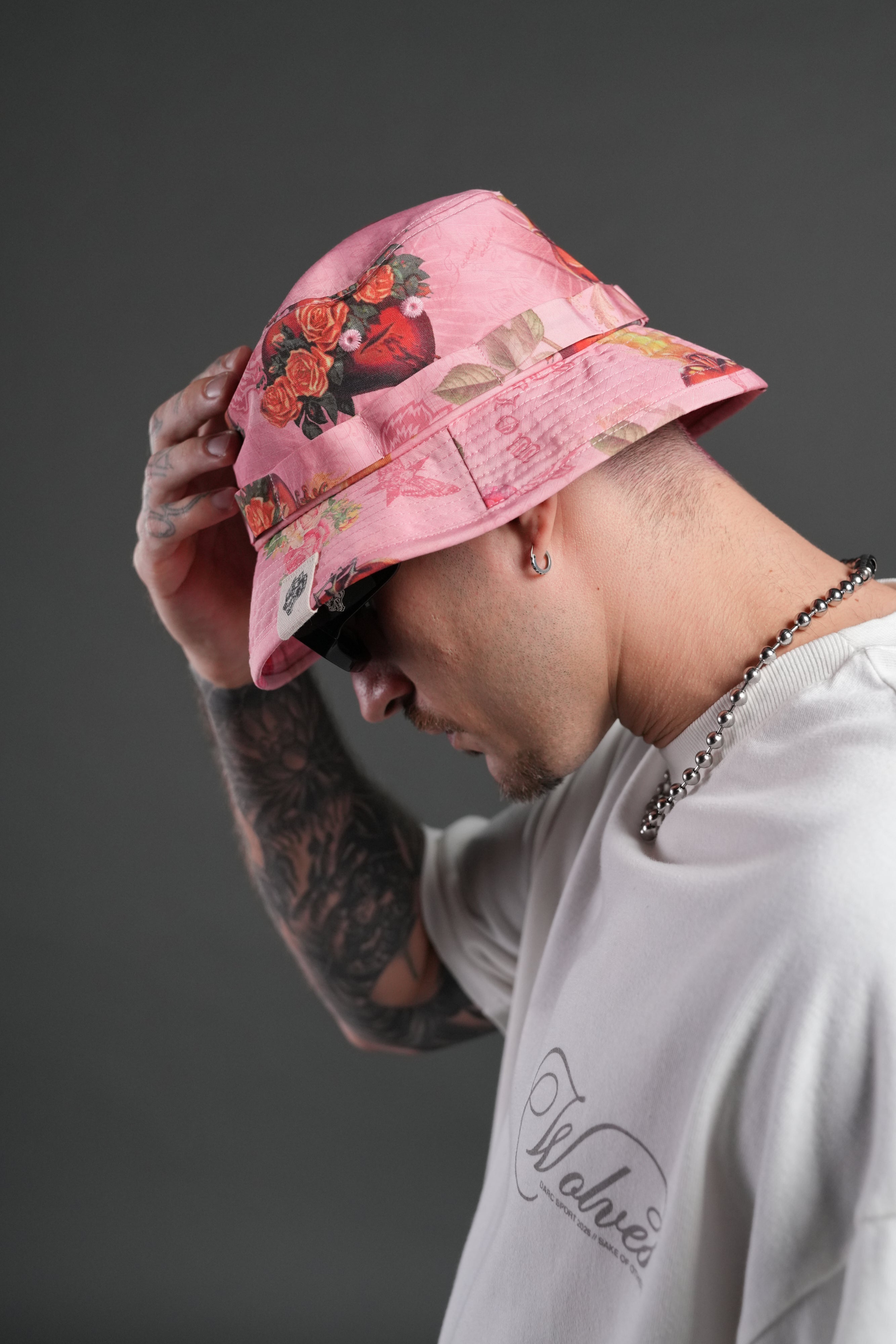 Wolf Patch V2 Boonie Bucket Hat in Corazon de Devocion — imagem 6