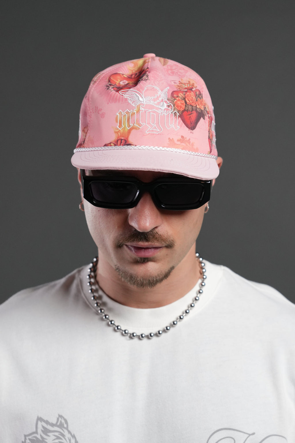 NFGU Cherub Paradise Hat in Corazon De Devocion — imagem 2