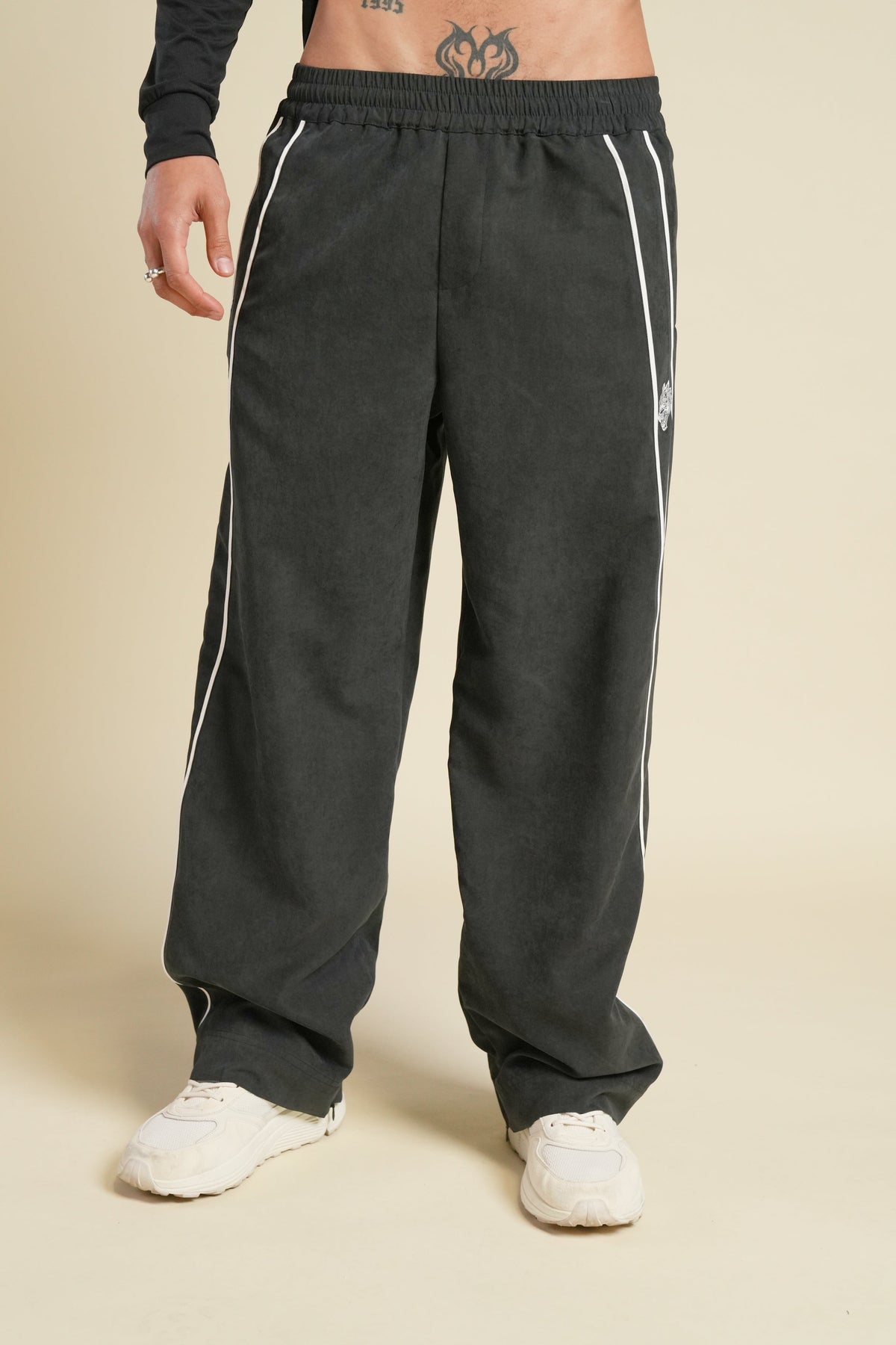 Dual Darby Track Pant V2 in Black — imagem principal