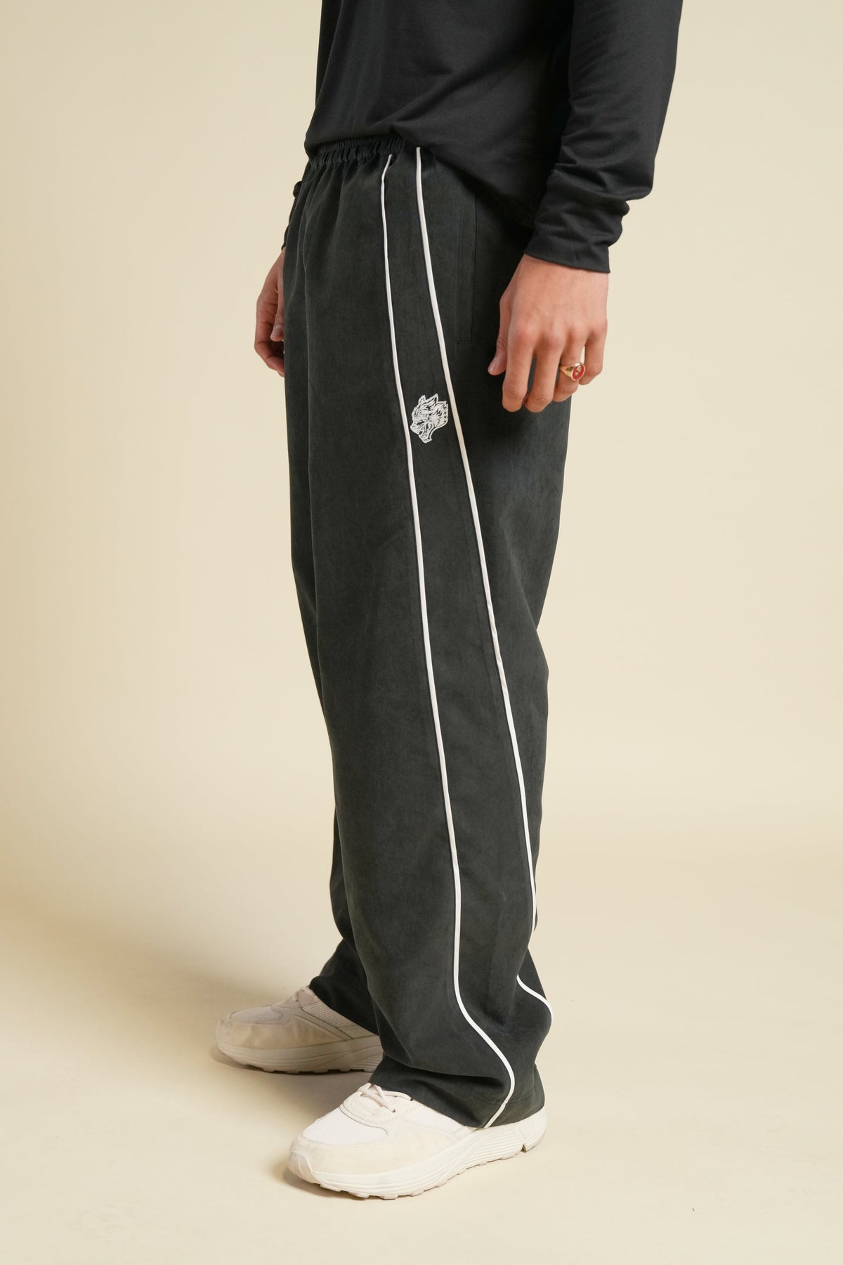 Dual Darby Track Pant V2 in Black — imagem 2