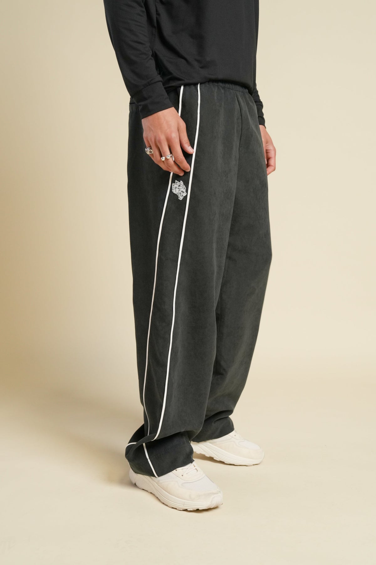 Dual Darby Track Pant V2 in Black — imagem 3