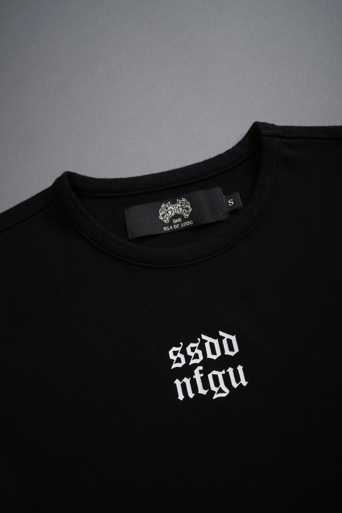 Wolf Label SSDDNFGU "Baby" Tee in Black - imagem 4