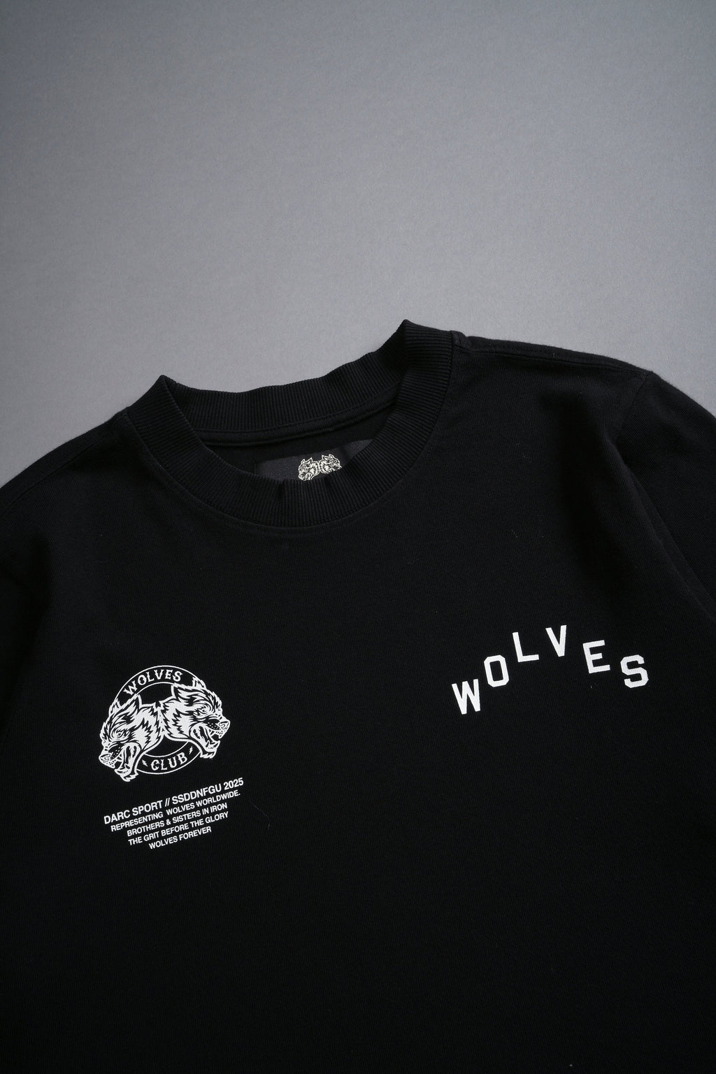 Pyramid V2 "Premium" (Cropped) Tee in Black — imagem 6