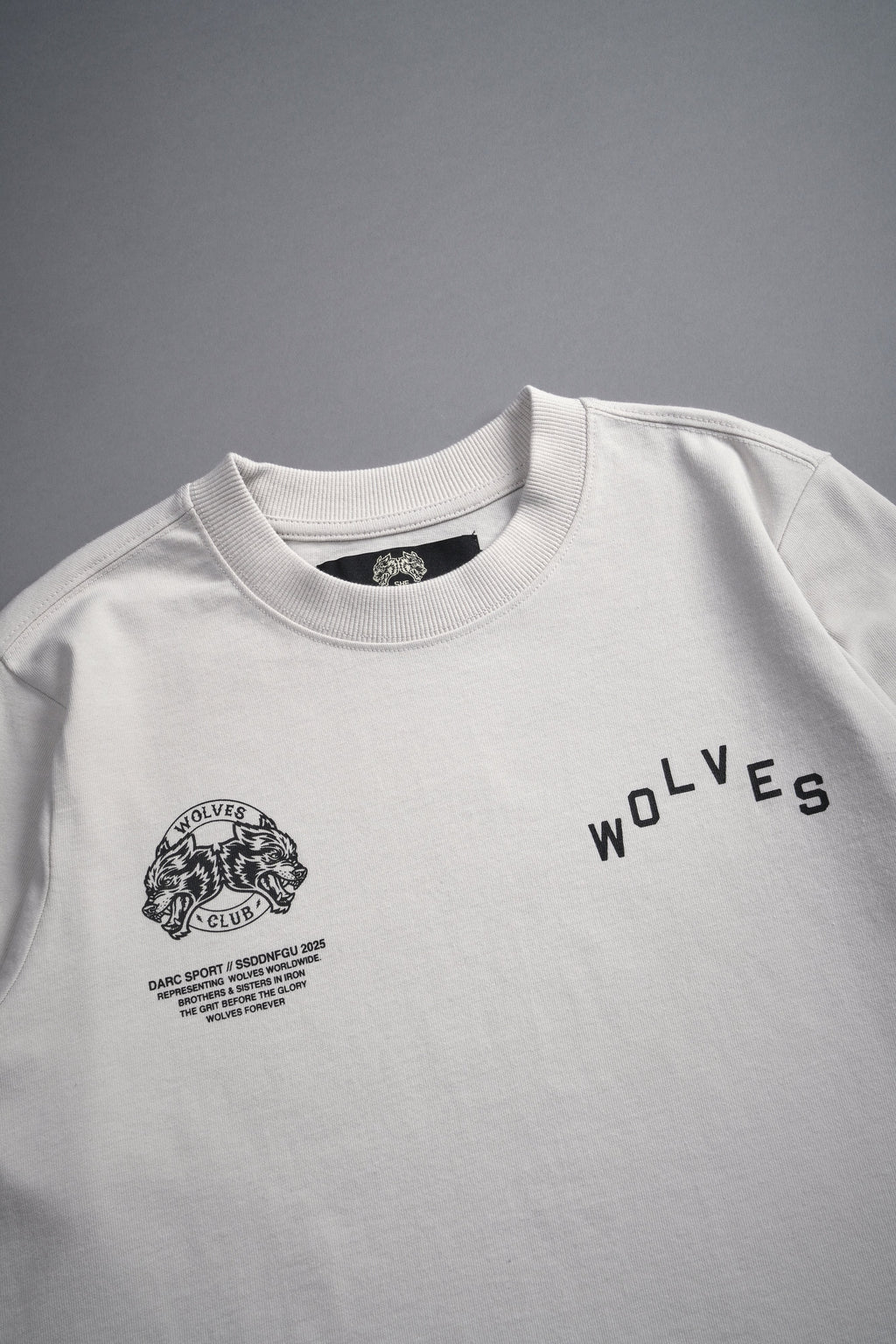 Pyramid V2 "Premium" (Cropped) Tee in Stone — imagem 6