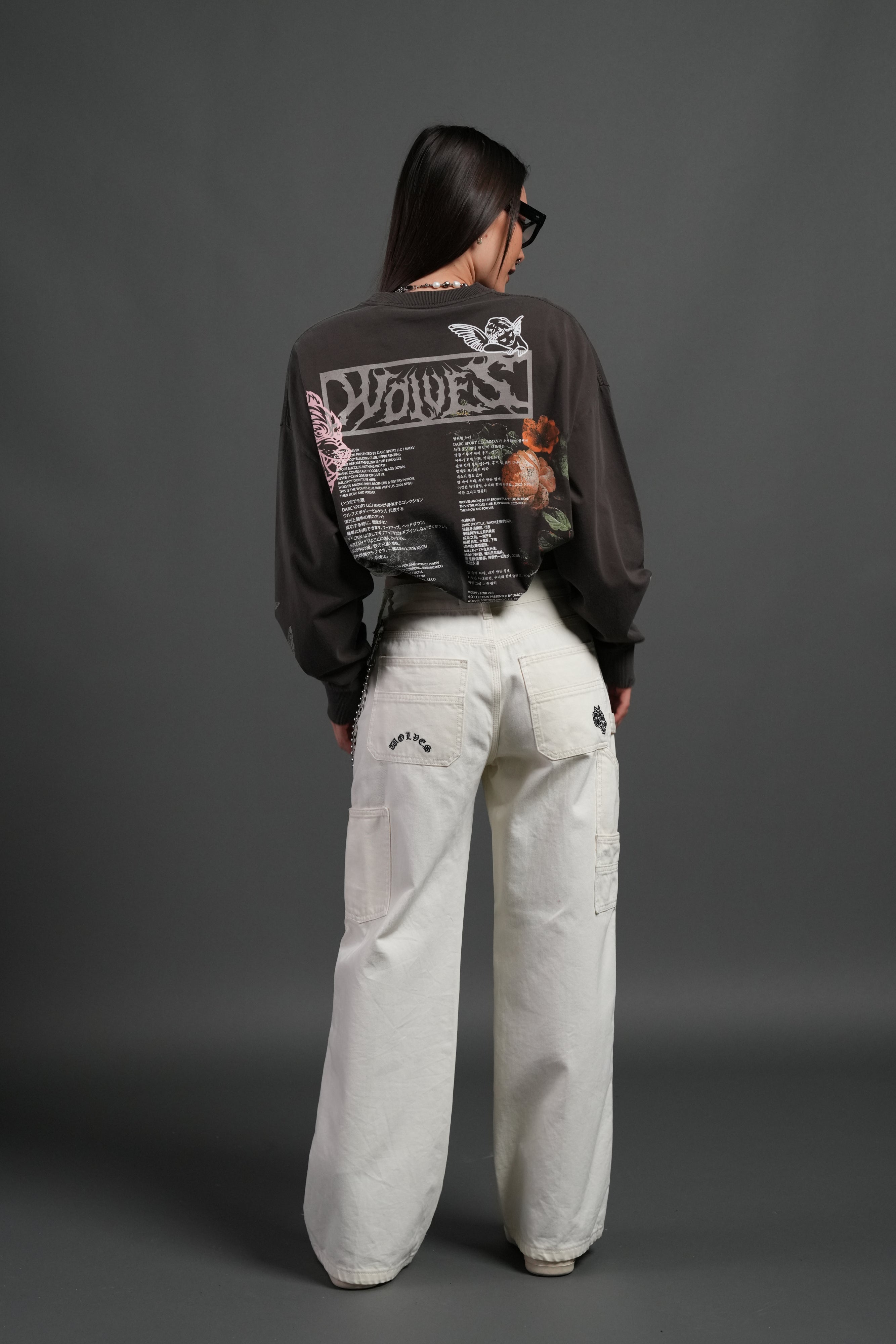 Wolves Valor Grunge Mid Length Raw Hem Ls Tee in Darc Brown Drift Wash — imagem 6