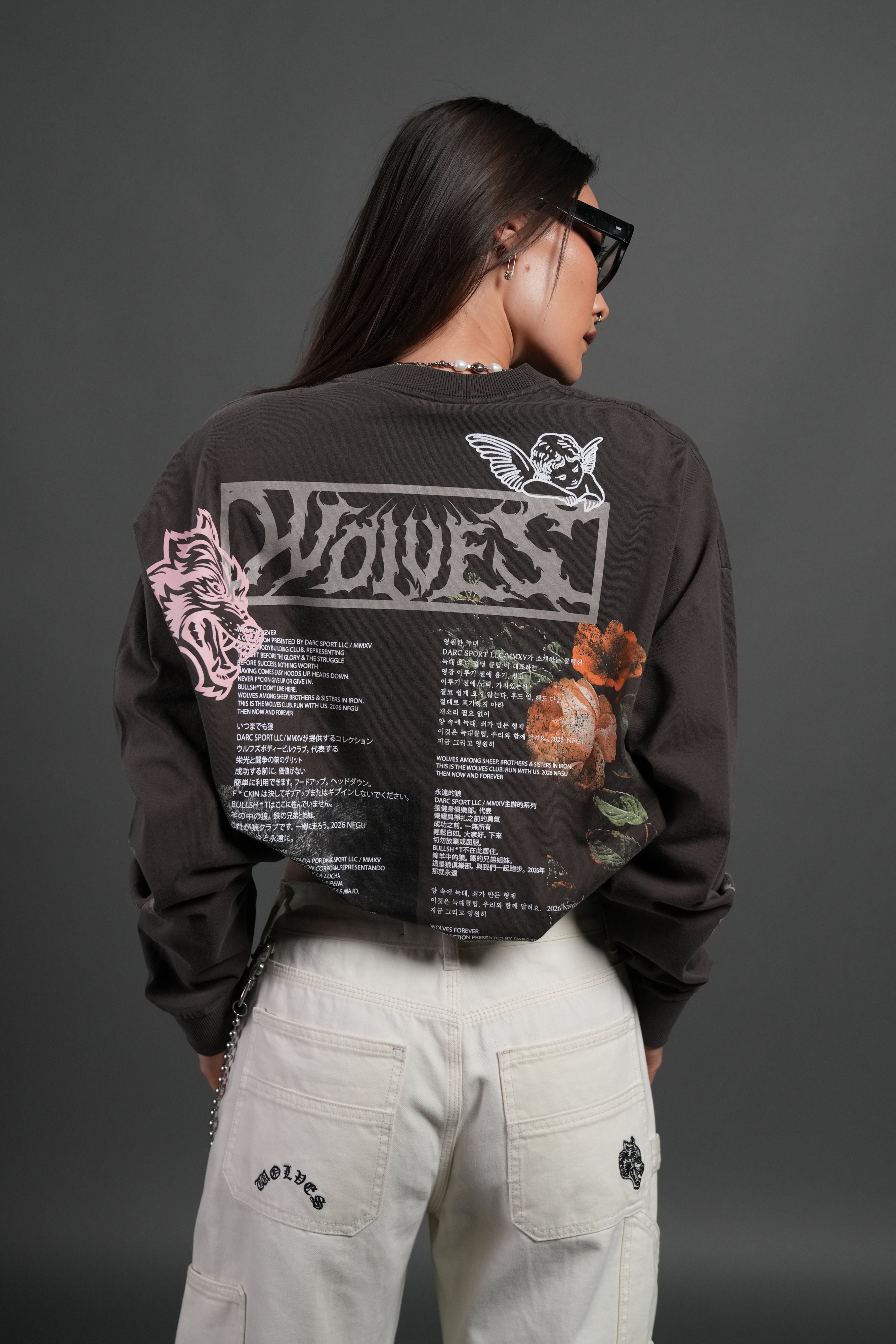 Wolves Valor Grunge Mid Length Raw Hem Ls Tee in Darc Brown Drift Wash — imagem 4