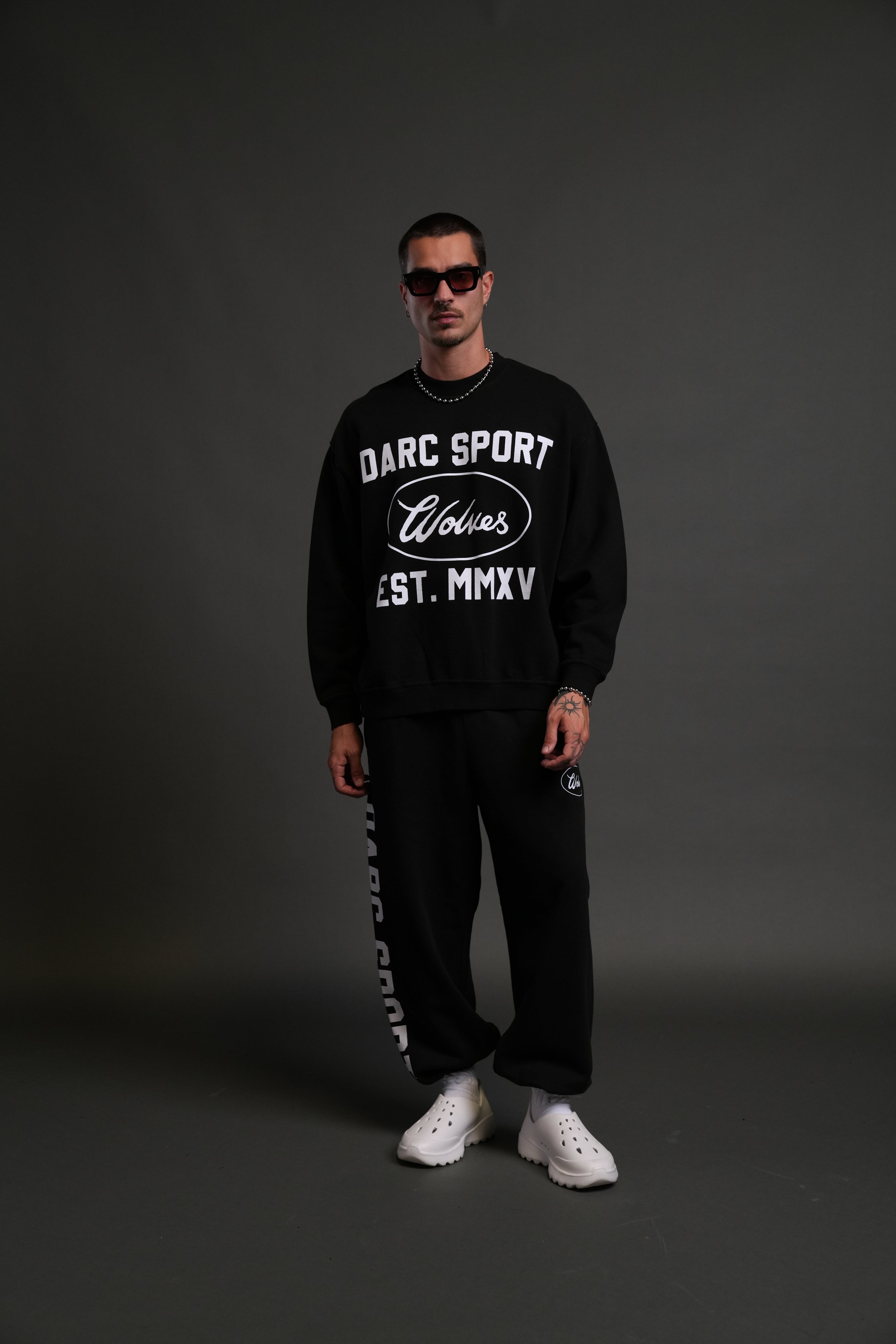 Darc Sport MMXV Grunge Oversized London Unisex Crewneck in Black — imagem 5