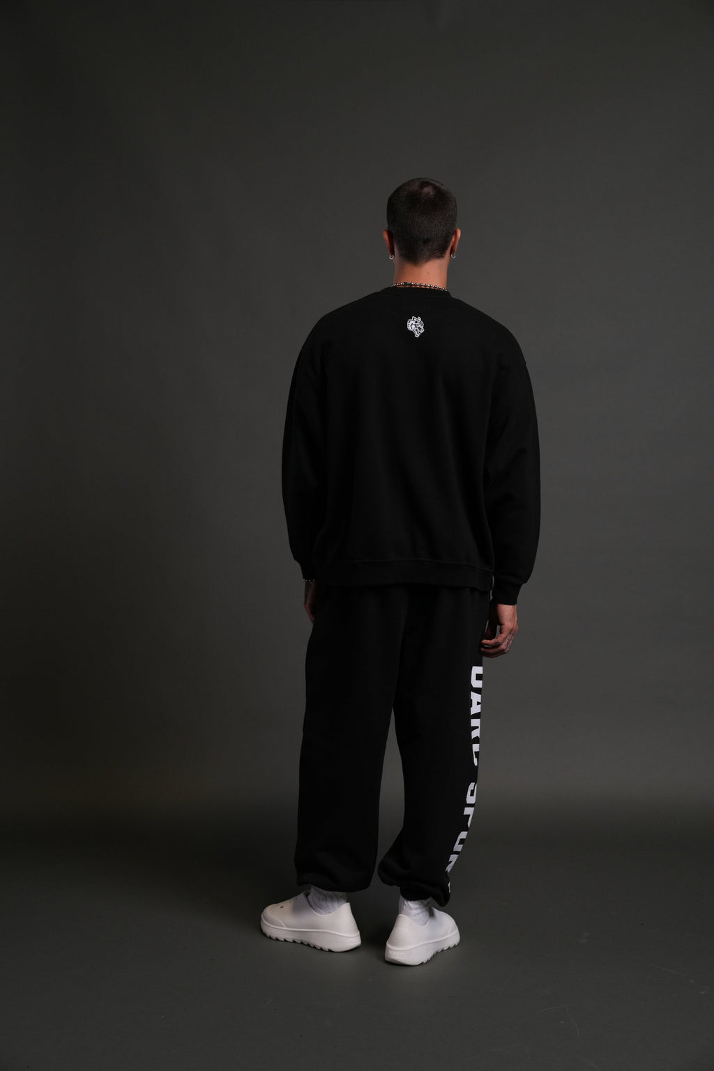 Darc Sport MMXV Grunge Oversized London Unisex Crewneck in Black — imagem 6