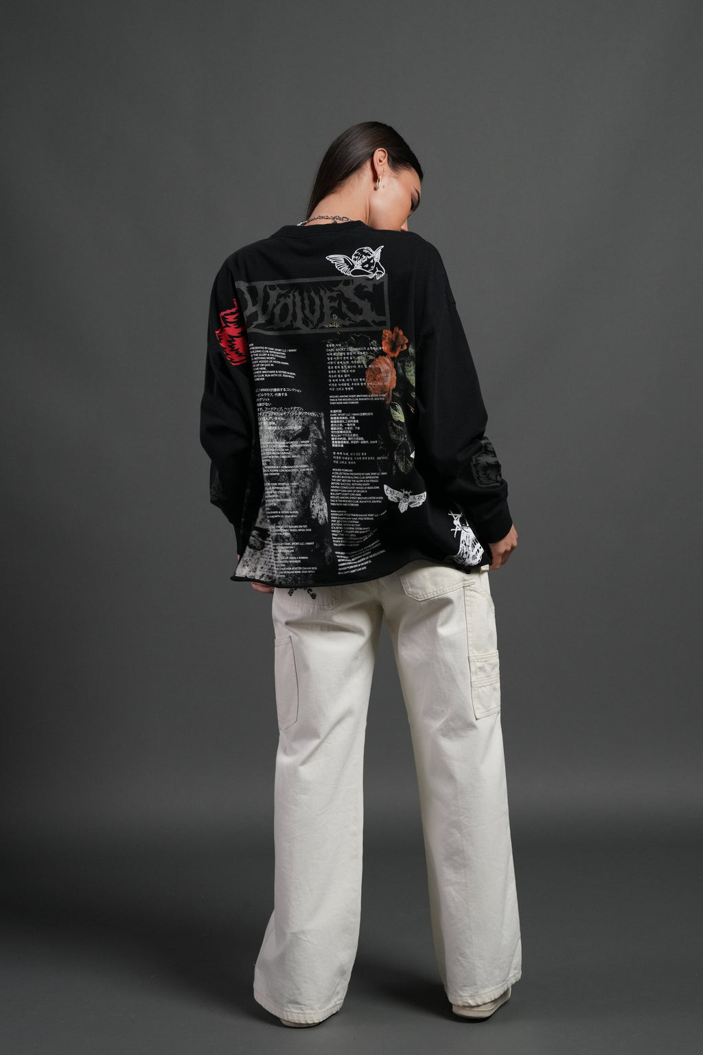 Wolves Valor Grunge Mid Length Raw Hem Ls Tee in Black — imagem 6