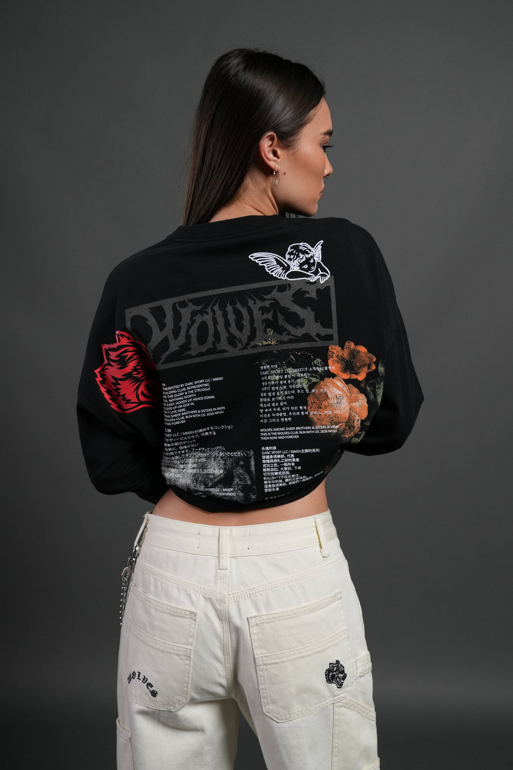 Wolves Valor Grunge Mid Length Raw Hem Ls Tee in Black — imagem 4