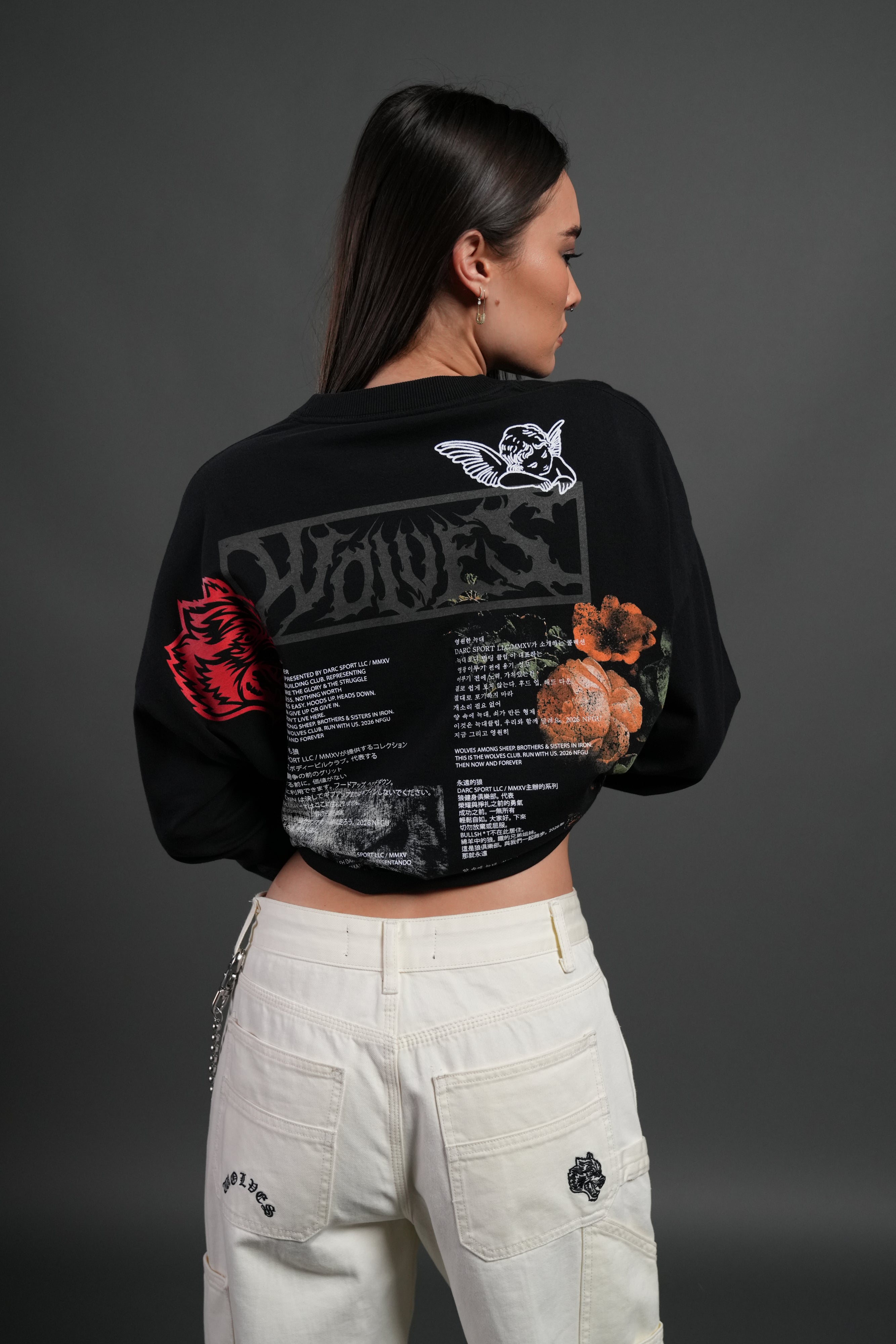 Wolves Valor Grunge Mid Length Raw Hem Ls Tee in Black — imagem 4