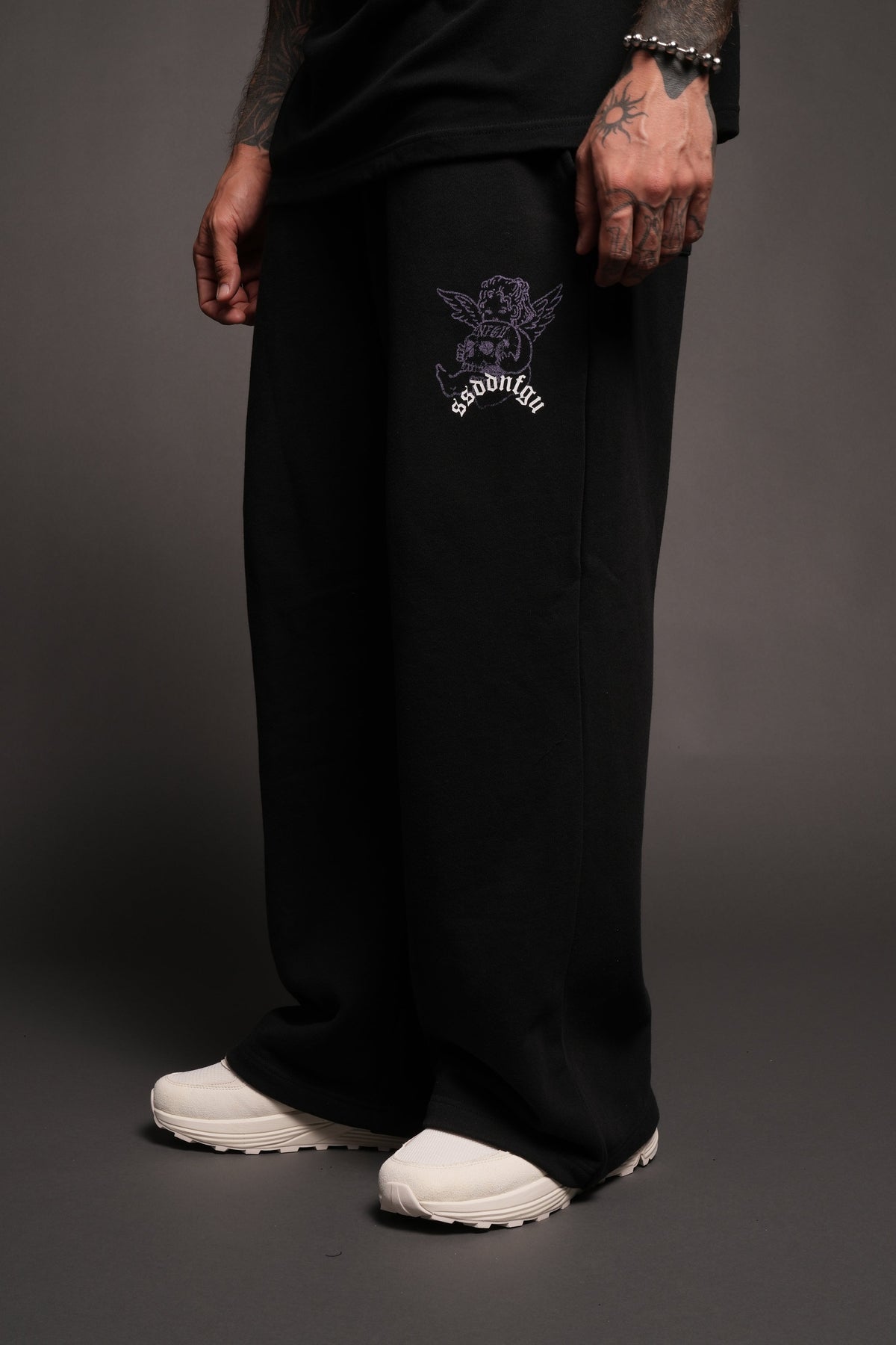 Cherub Nfgu V2 Lennox Sweat Pants In Black - imagem 4