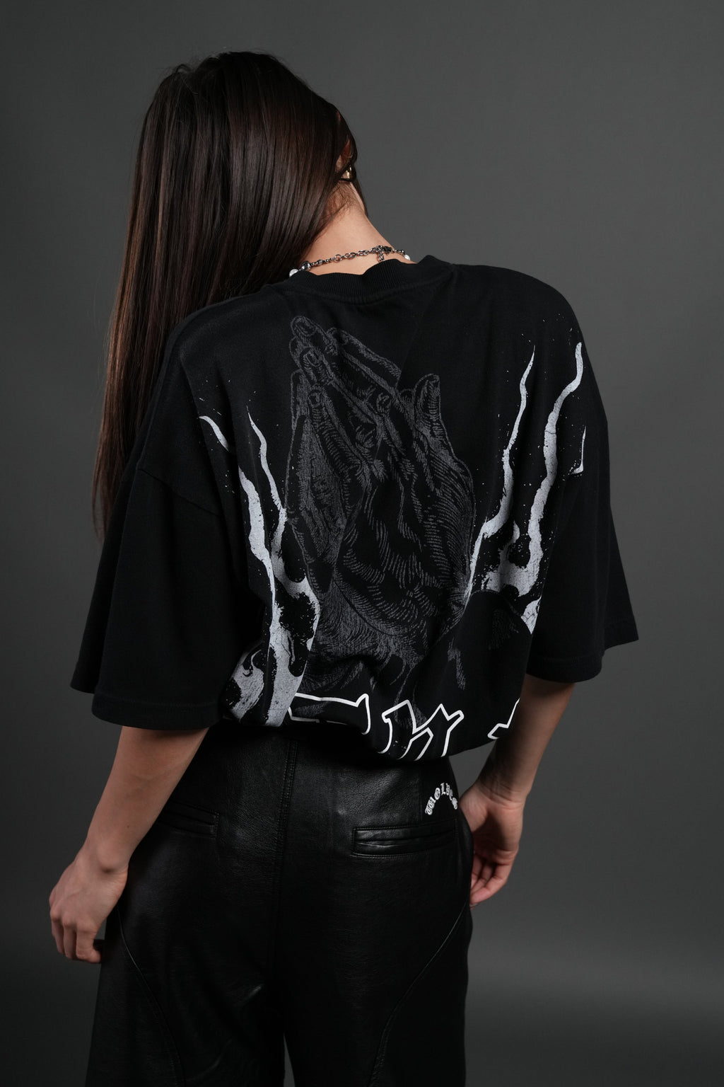 Our Sacrifice Premium Oversized Tee in Black Sun Fade — imagem 4