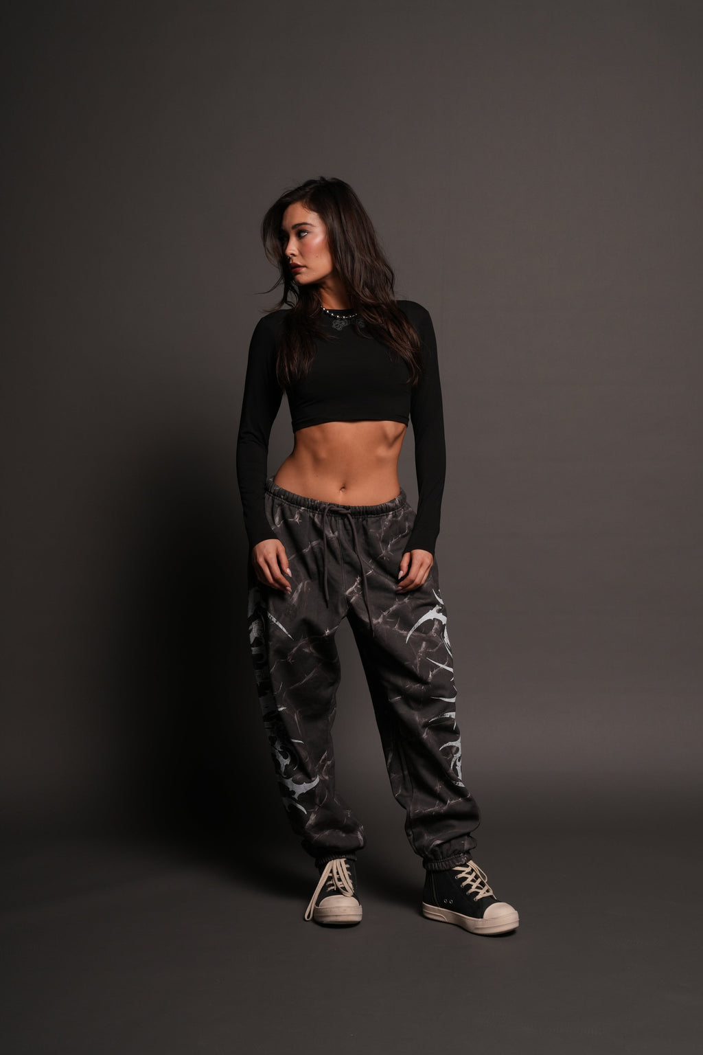Ssddnfgu Hesh Lightweight Lounger Sweat Pants In Darc Thorns