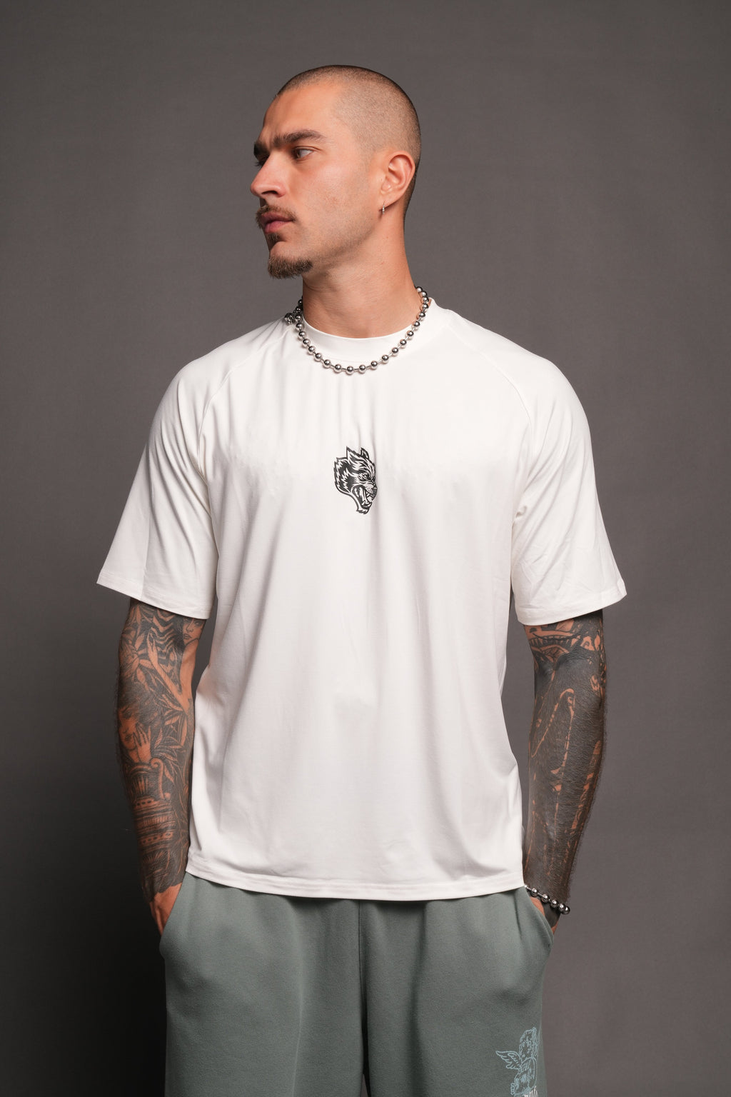 Wolves Pyramid V2 Dry Wolf Raglan Ss Tee In White - imagem 4
