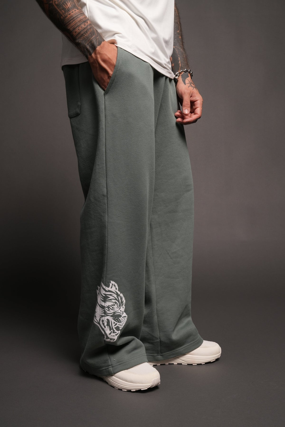 Cherub Nfgu V2 Lennox Sweat Pants In Hunter Green - imagem 5