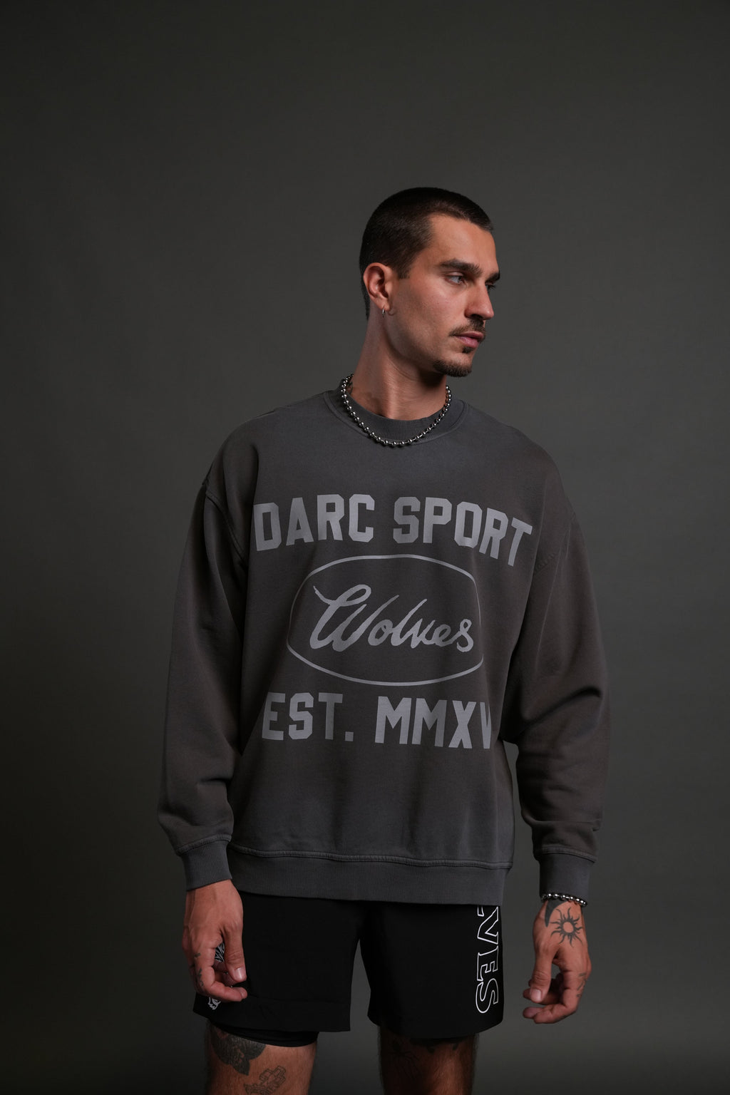 Darc Sport MMXV Grunge Oversized London Unisex Crewneck in Wolf Gray Drift Wash — imagem 4