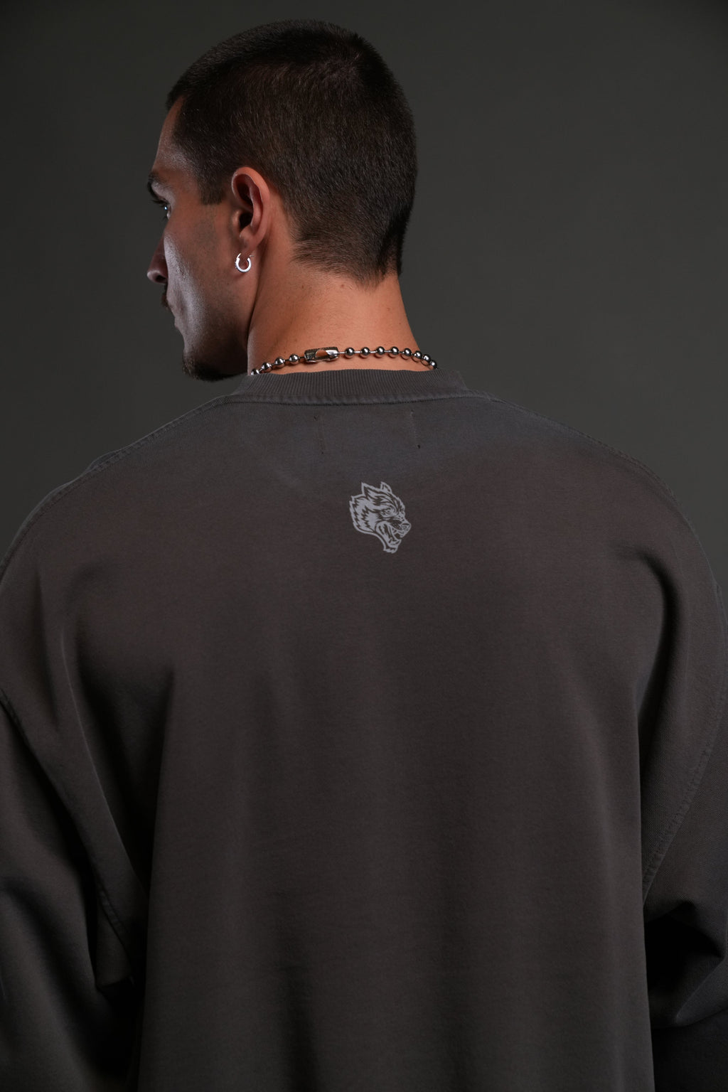 Darc Sport MMXV Grunge Oversized London Unisex Crewneck in Wolf Gray Drift Wash — imagem 8