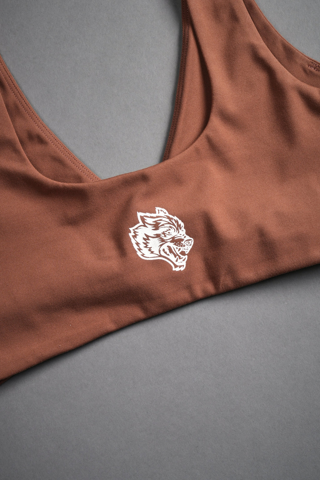 Single Wolf "Twist" Energy Bra in Norse Brown — imagem 6