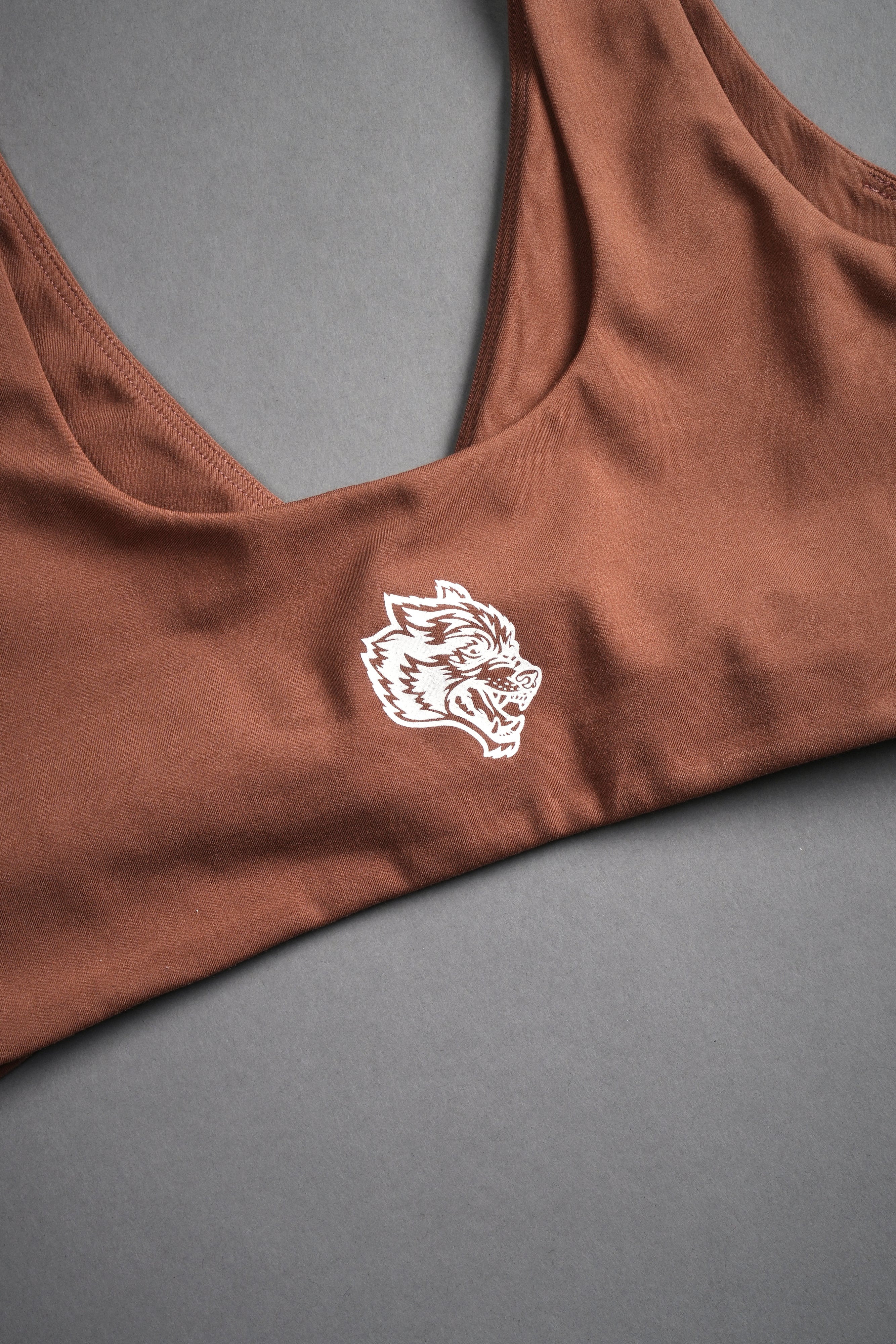 Single Wolf "Twist" Energy Bra in Norse Brown — imagem 6