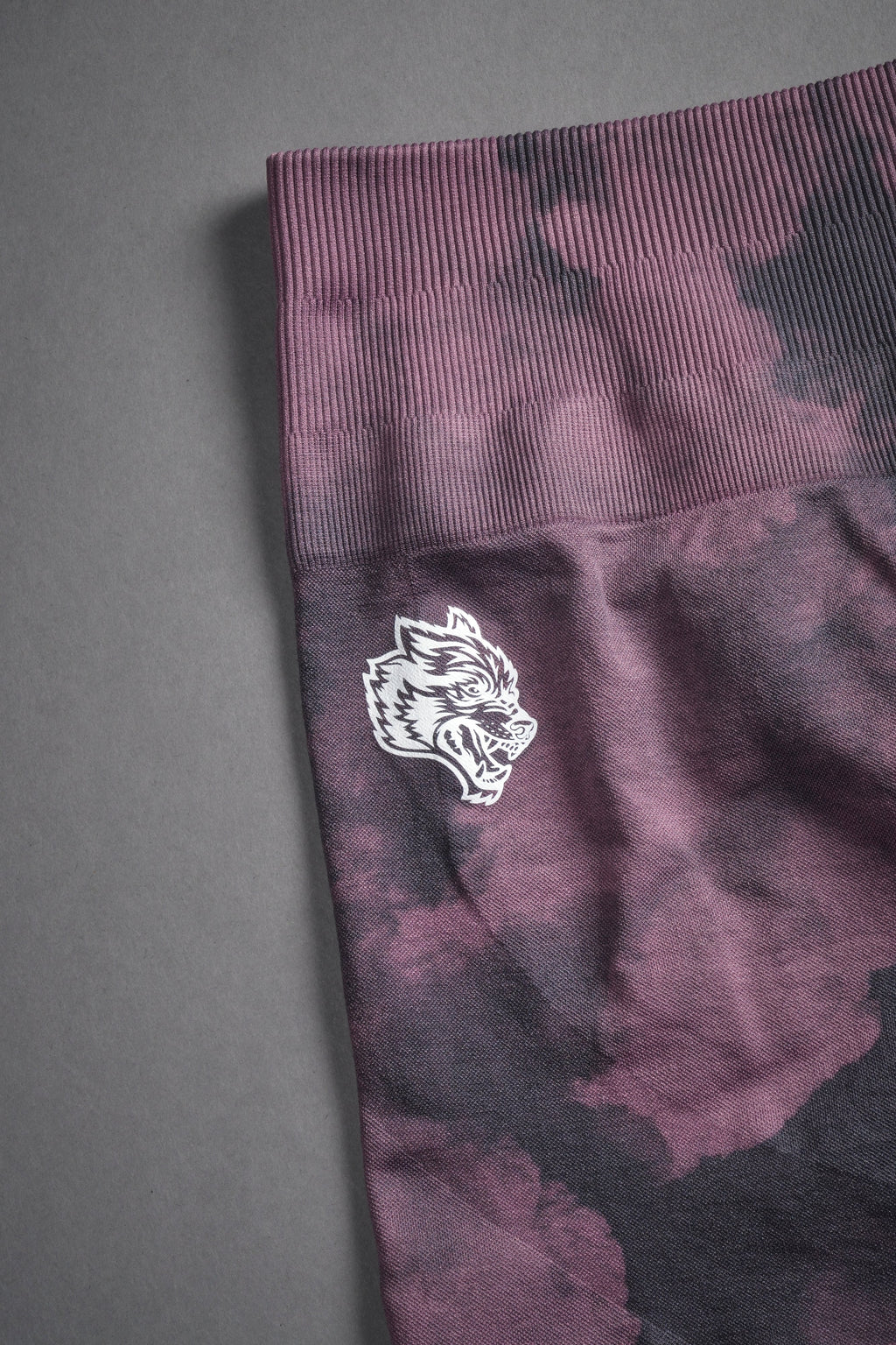 Conquer Everson Seamless "Training" Shorts in Cipher Purple Big Ghost Cloud — imagem 6