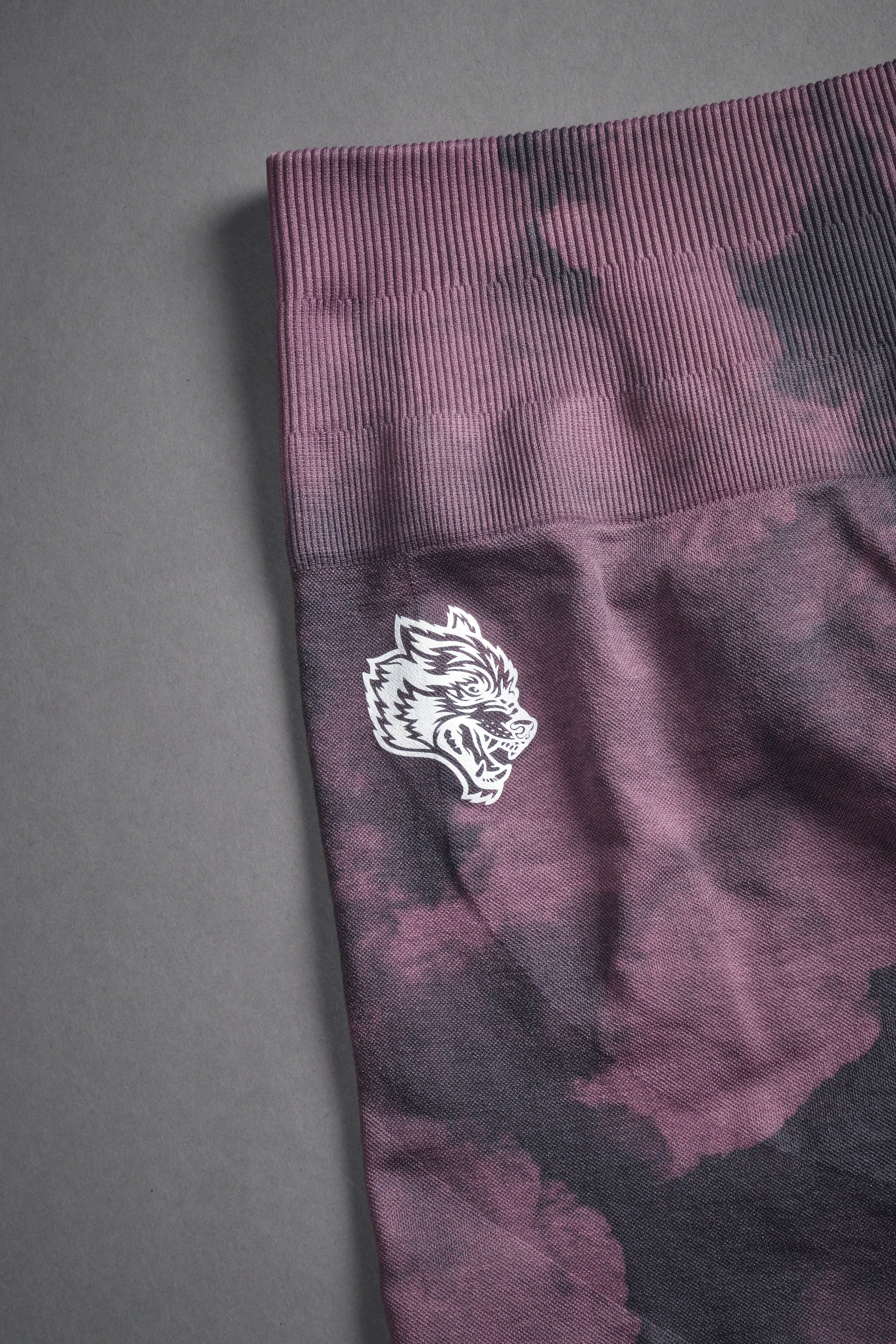 Conquer Everson Seamless "Training" Shorts in Cipher Purple Big Ghost Cloud — imagem 6
