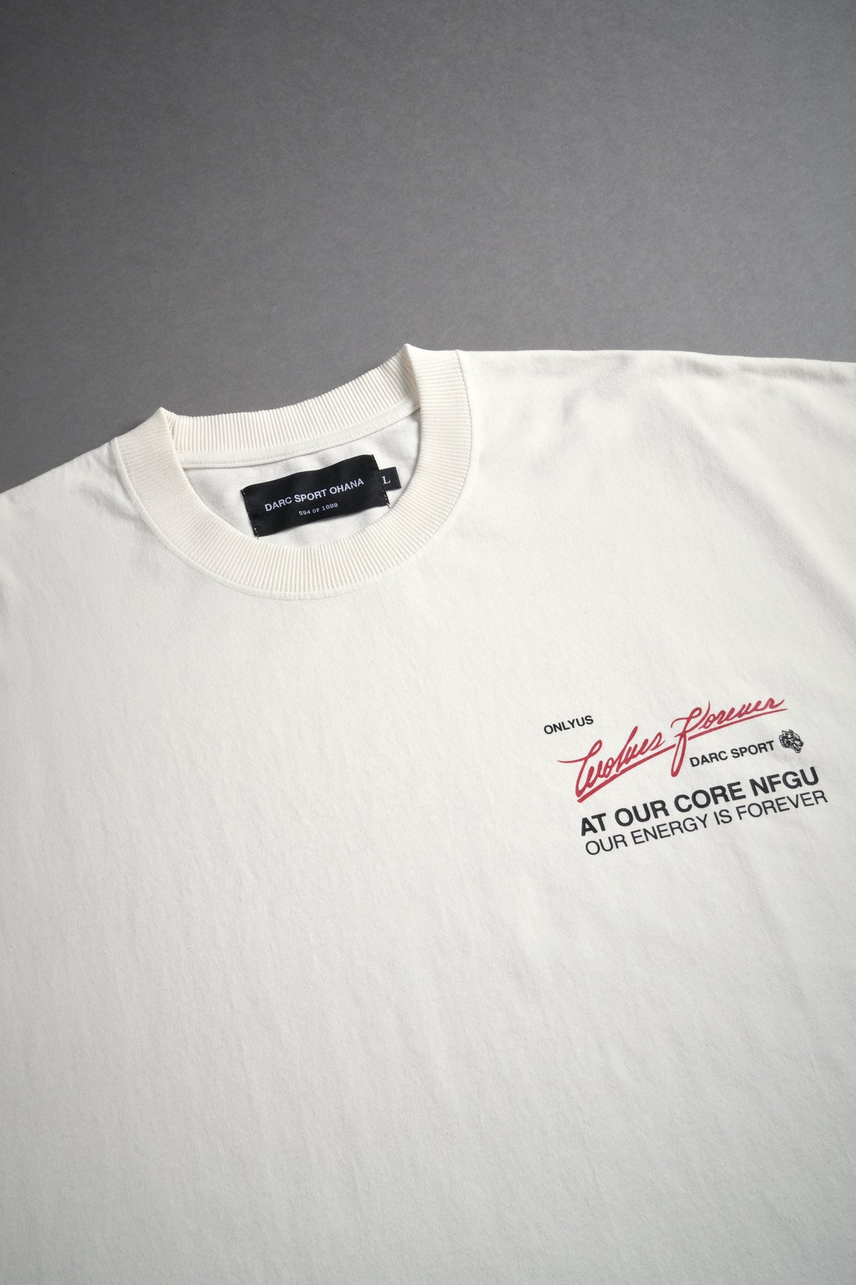 At Our Core "Grunge" Cut Off Tee in Cream — imagem 6