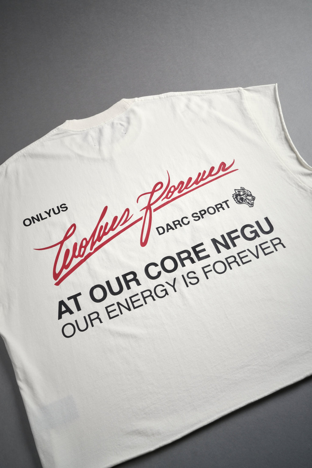 At Our Core "Grunge" Cut Off Tee in Cream — imagem 5