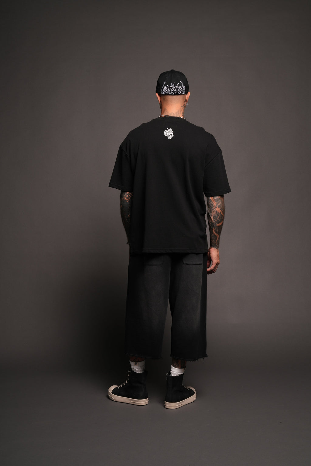 Cherub Flame Premium Tee In Black - imagem 7