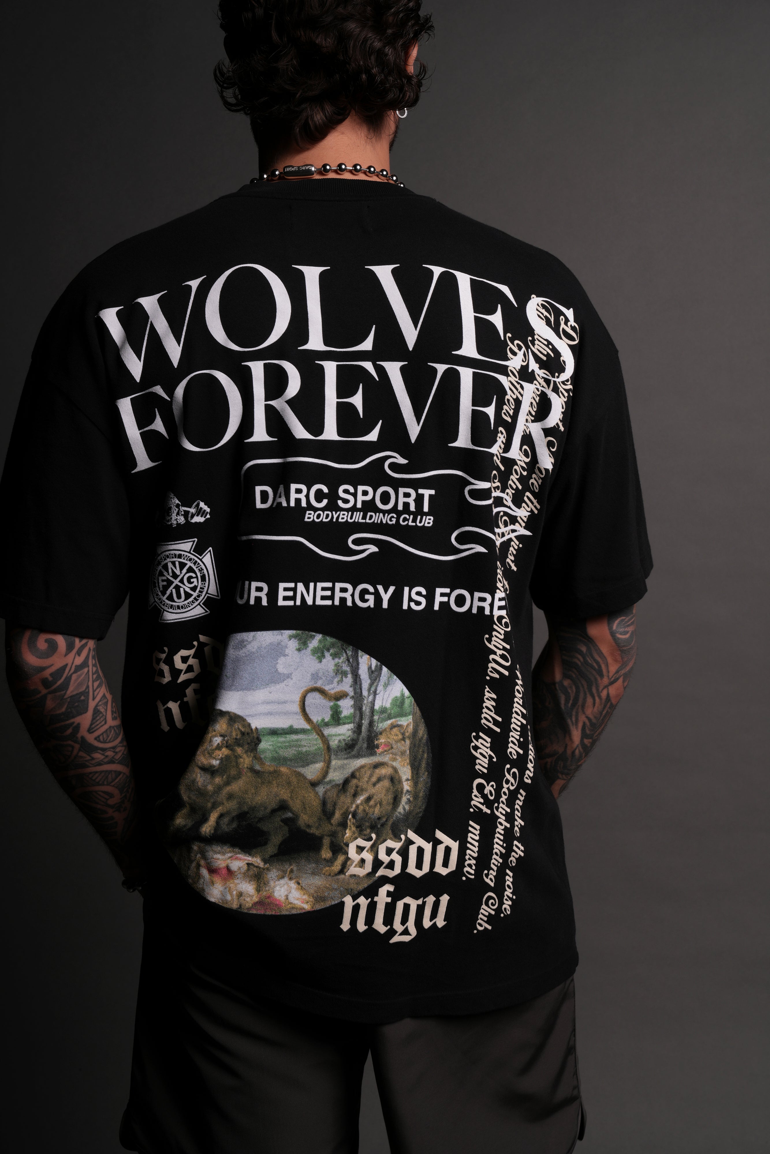 Three Wolves "Premium" Oversized Tee in Black — imagem 7