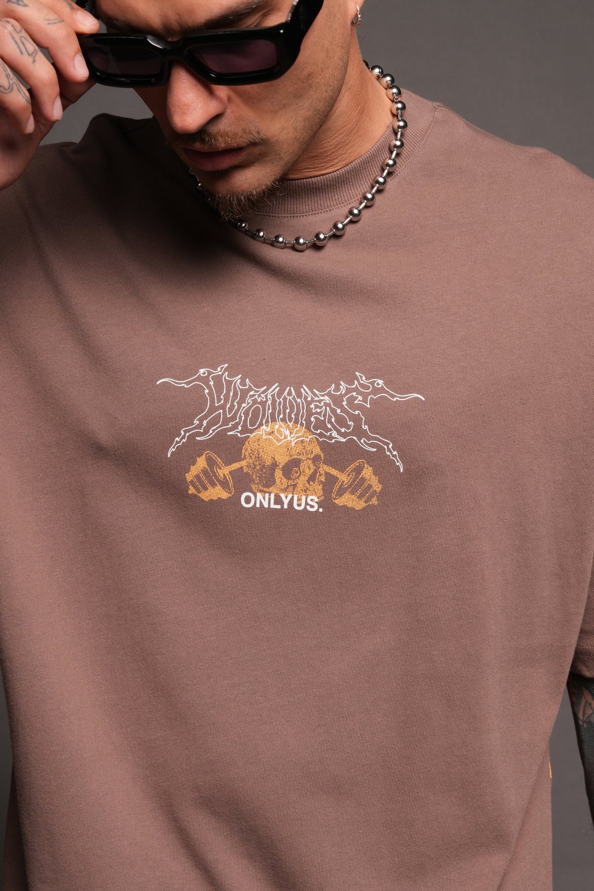 Wolves Bodybuilding Club Premium Tee In Mojave Brown - imagem 5